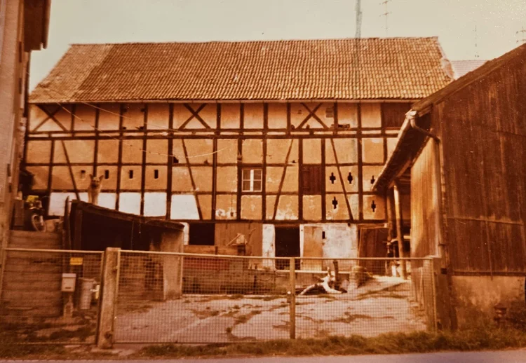 Hof und Nebengebäude um 1979