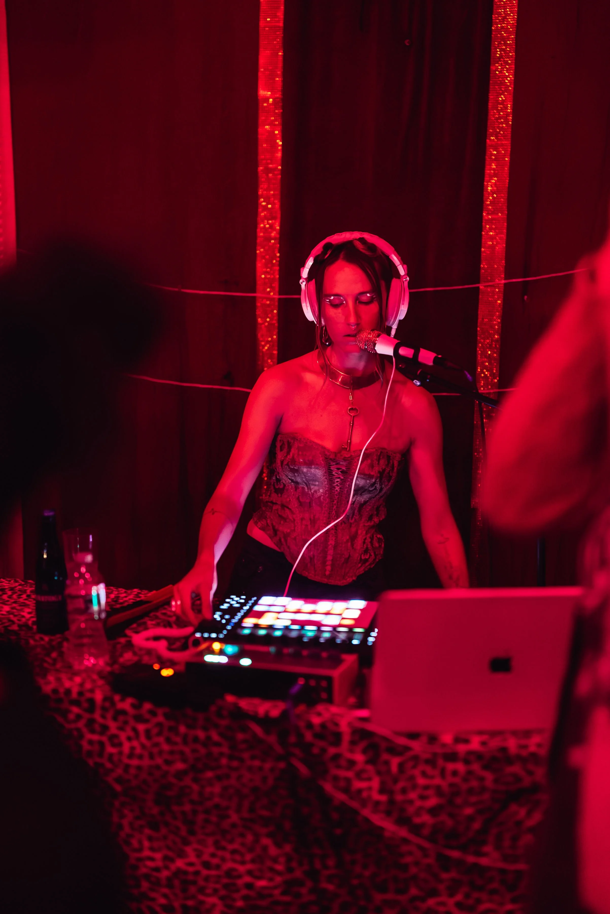 9-25-26_@midnight.caviar_@kunafestival_by-@marginwalk3r--122.jpg