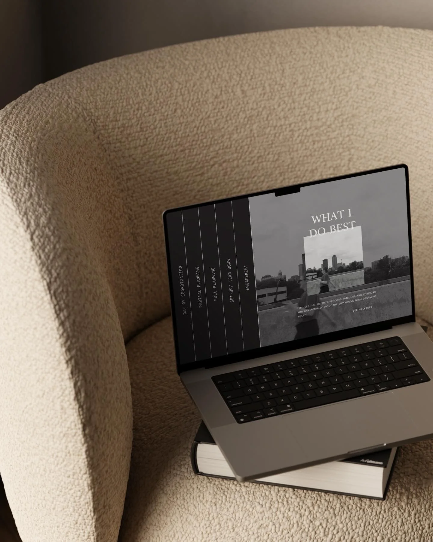 We&rsquo;re on the home stretch of 2025 babbyyyyy! What a year. 2025 pushed me, taught me, inspired me, and filled my days with the most incredible clients and stories. It&rsquo;s been pure MAAGGIICCC!

I&rsquo;ve LOVEDDD working with Uniqu Co. over 