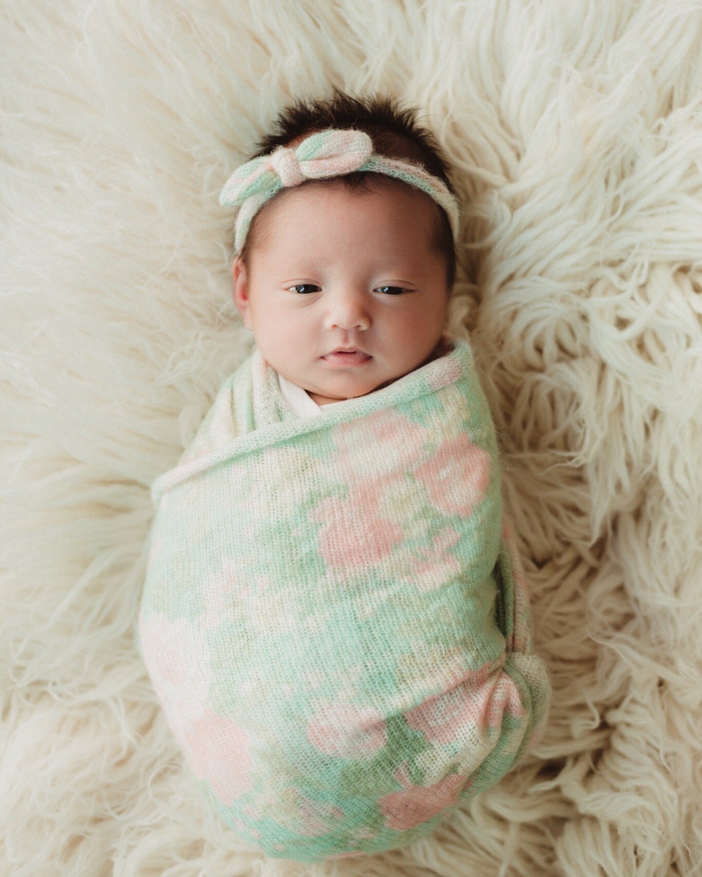 This little girl looks like a doll, but I promise she's real! 🥰

 #lifestylenewbornphotography #pasadenanewbornsession #lifestylenewbornsession #encinofamilyphotographer #losangeleslifestylenewbornsession #pasadenanewbornphotography #lifestylenewbor