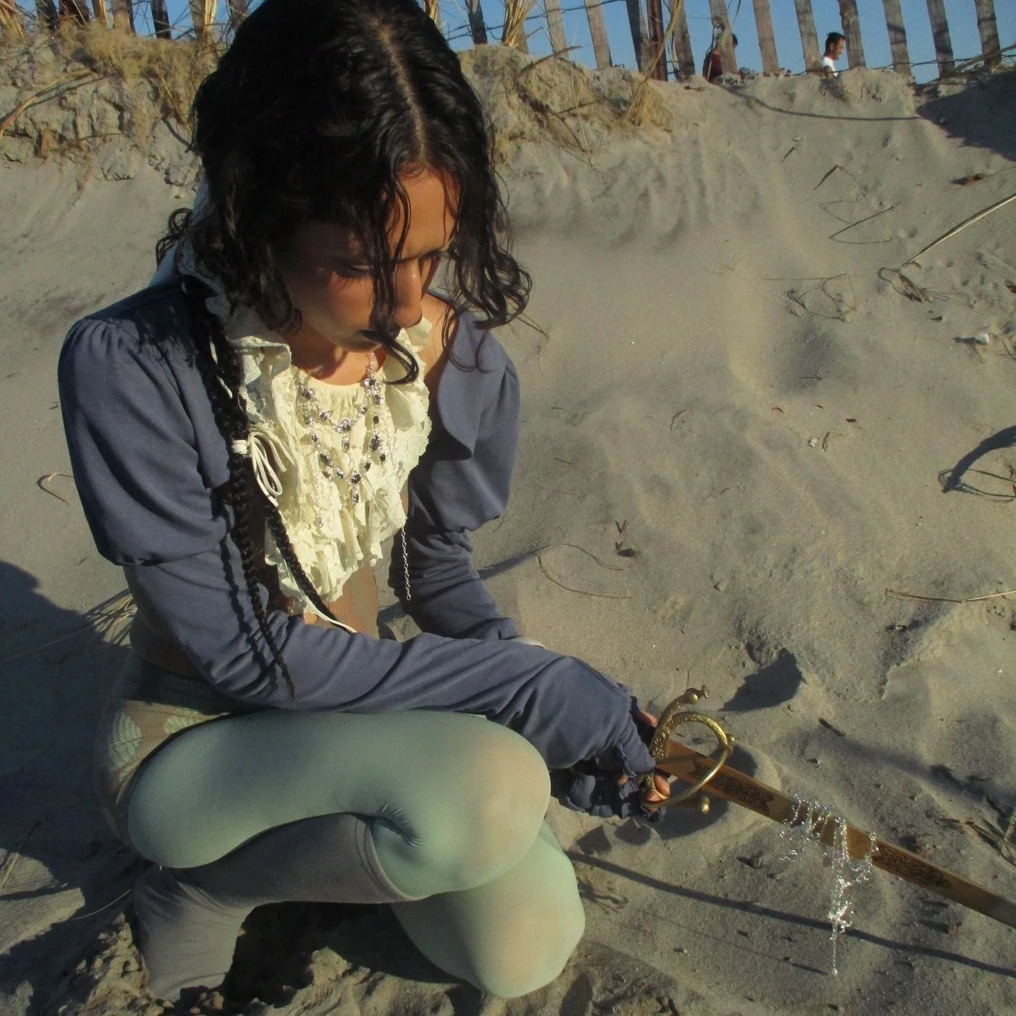 precious @kittyumina wears the &lsquo;dancer&rsquo; bolero 🖤 while shooting the campaign for @harlothands aw25 🎀

mua @thesinncity