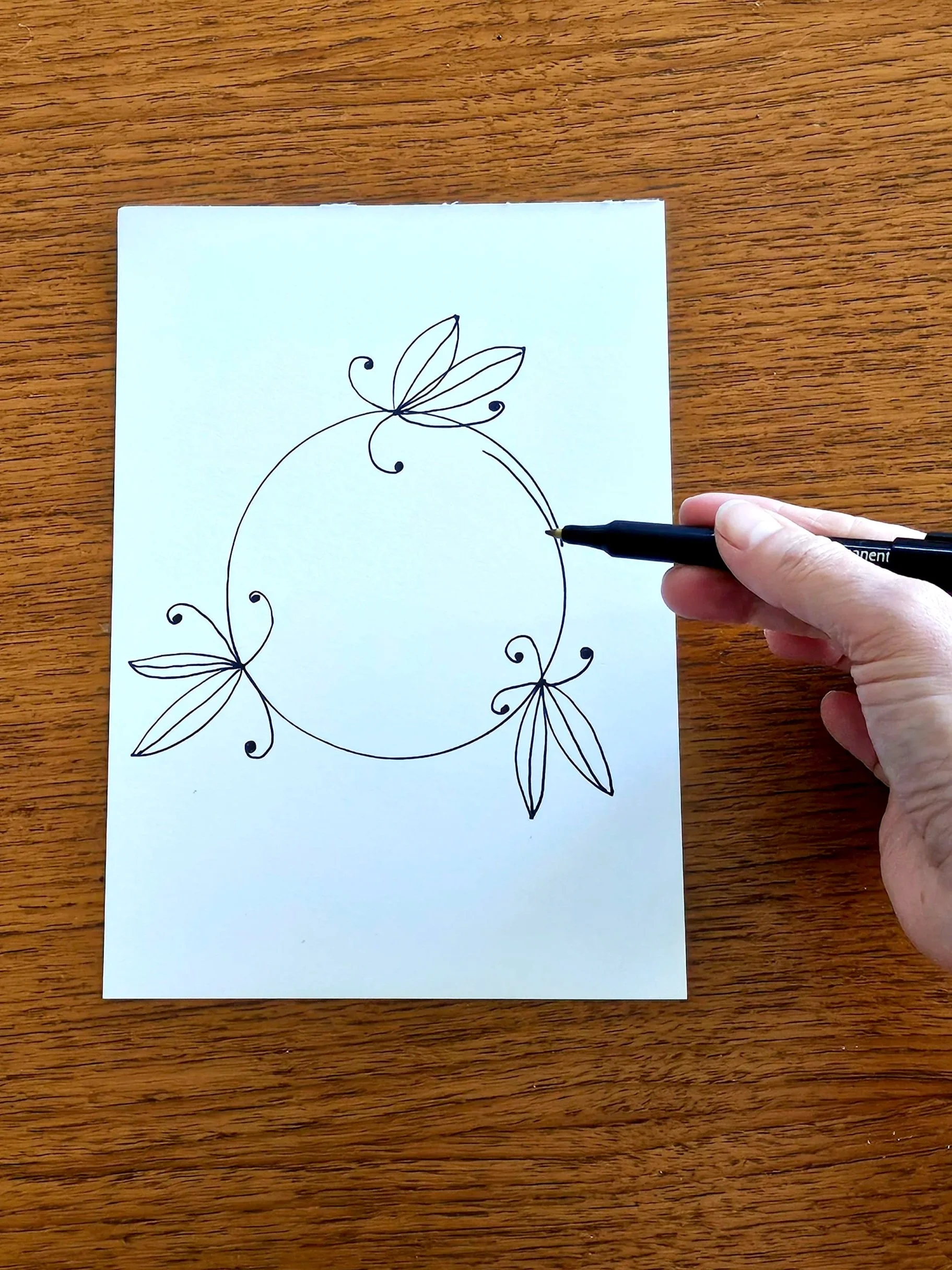 First steps to create your mindful wreath drawing