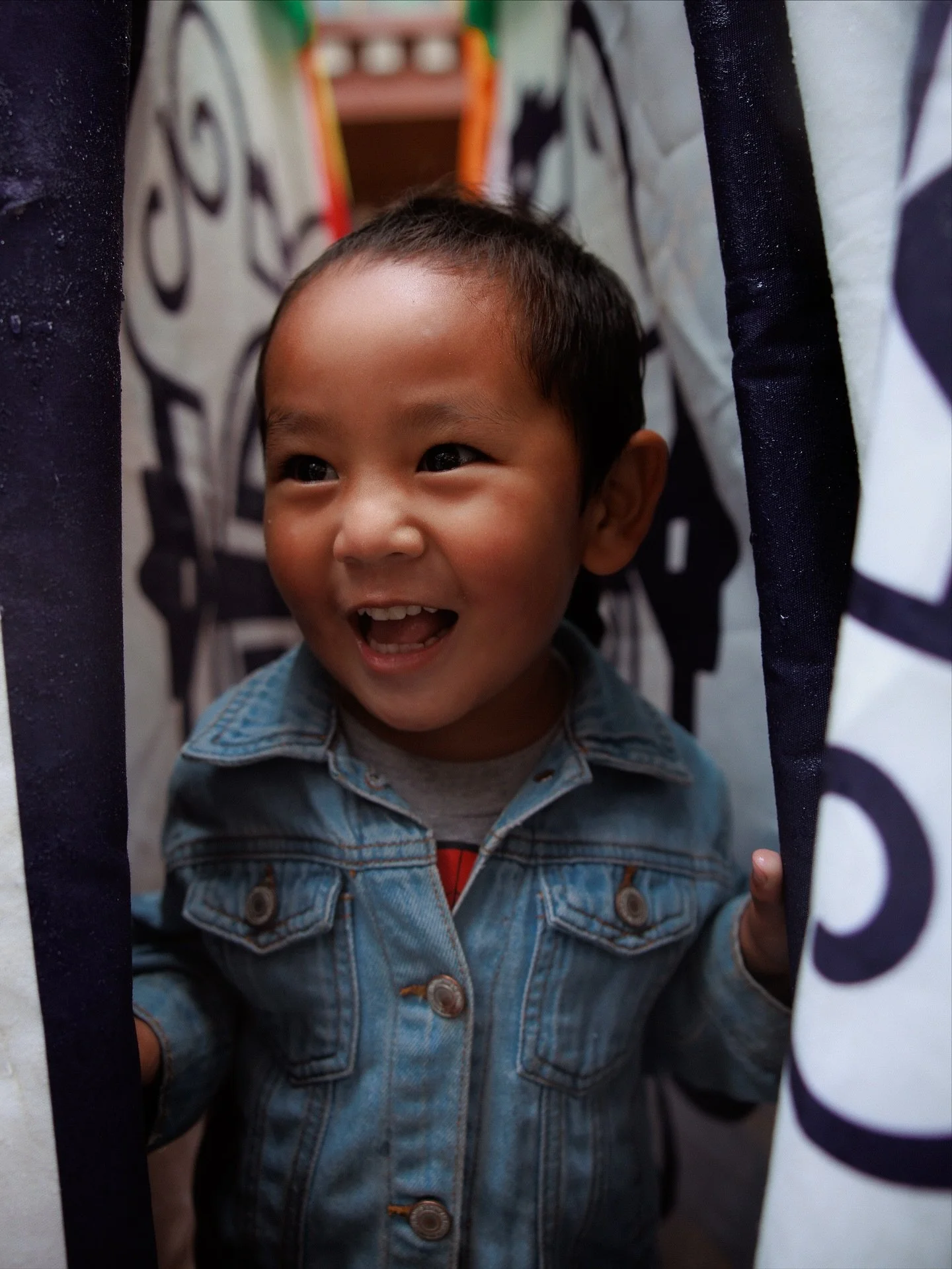 Oh hello there, cutie 🥰 we got to spend the whole day with some of Weston&rsquo;s friends at their little pop up shop. We ate some delicious yak for lunch, walked around the square and took some product photos for her goods she makes and it was so m