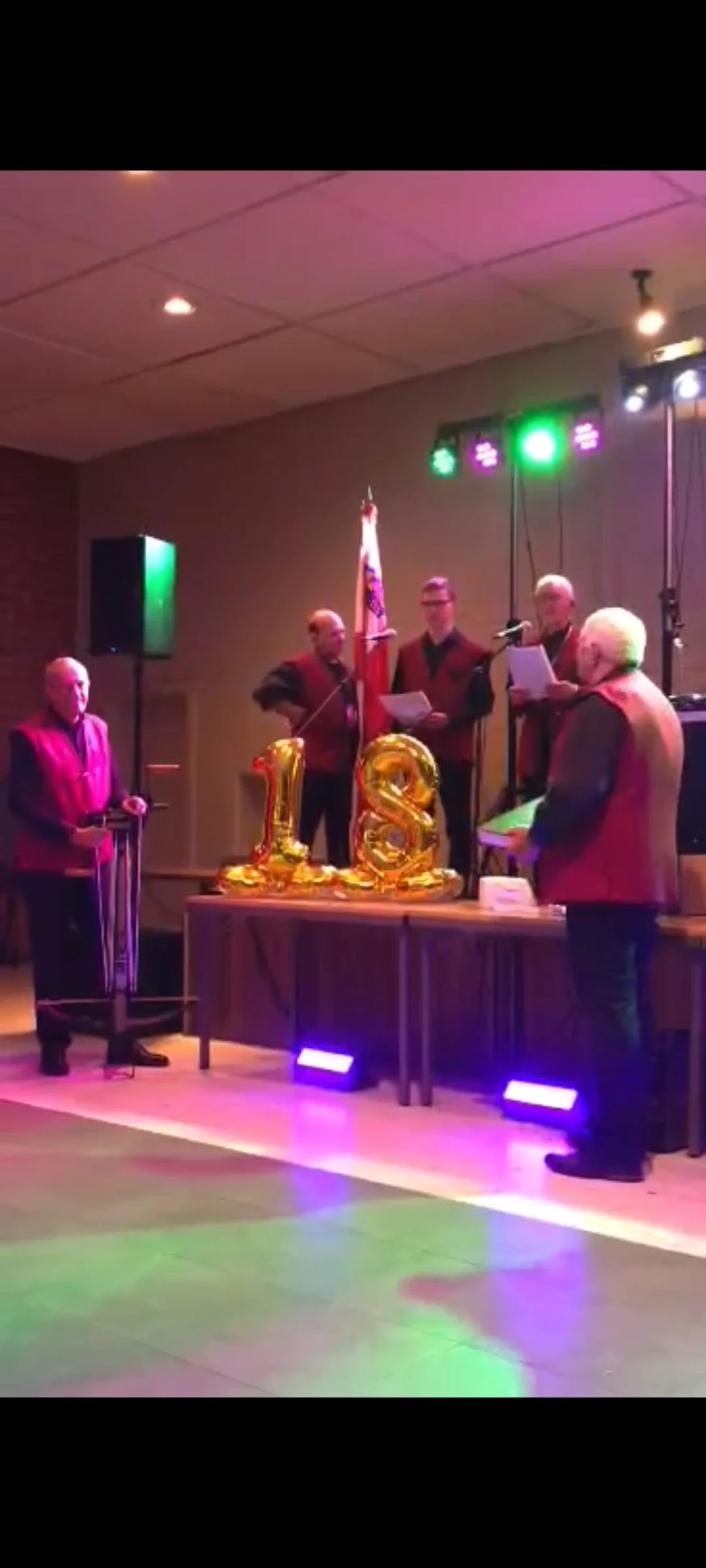 Eedaflegging Niels Van Ginneken tijdens zijn verjaardagfeest en dat van zijn vader Kris. 22/11/2025
