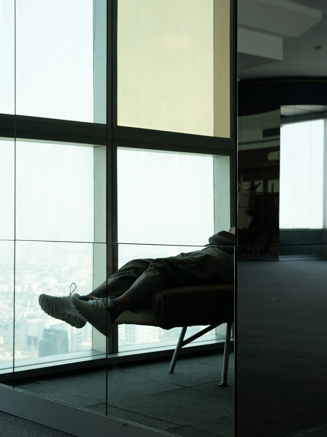 More boring postcards 🏙️

#streetphotography #streetmagazine #lensculture #spicollective #therawsociety #rromastreet #eyeshotmagazine #collagewise