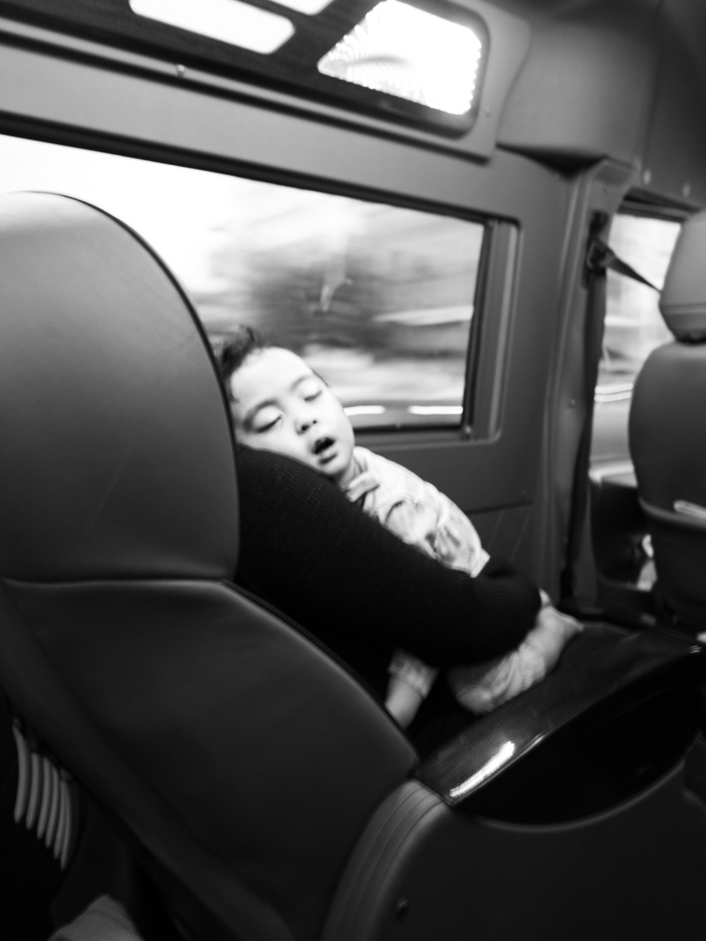 On coaches heading from H&agrave; Nội to other provinces, it&rsquo;s pretty common to see families taking their young kids home after check-ups at the central hospitals.

They head out early in the morning because the hospitals are packed after Tết h