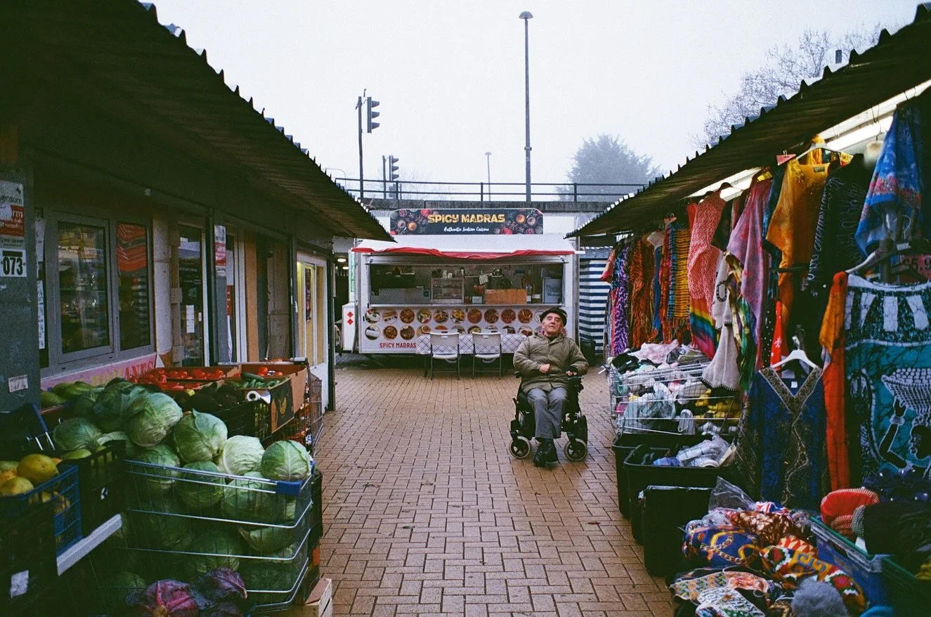 Milton Keynes on analogue.

Whenever I feel the urge for retail therapy, I remind myself that moments like these come to me through a &pound;49 mechanical camera.

#streetphotography #streetlife #analoguephotography #filmshooterscollective #35mm #len