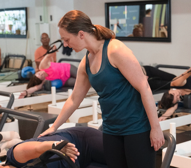 Aider le mouvement par le toucher