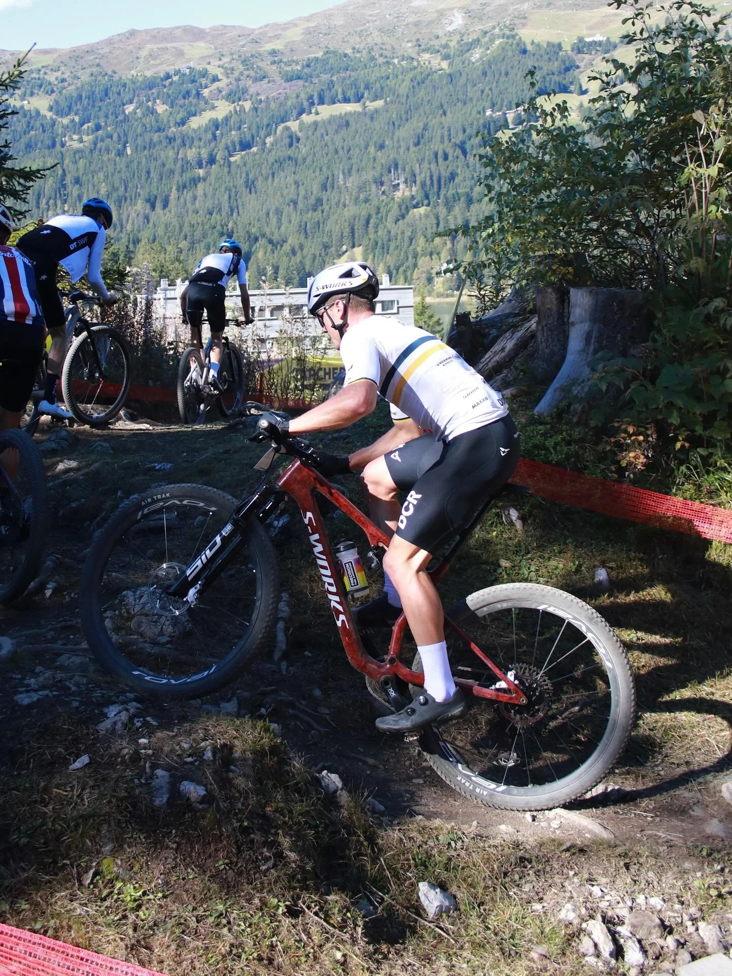 Race day 🇨🇭 
Pre-rides are in, it's go-time 👊🏼