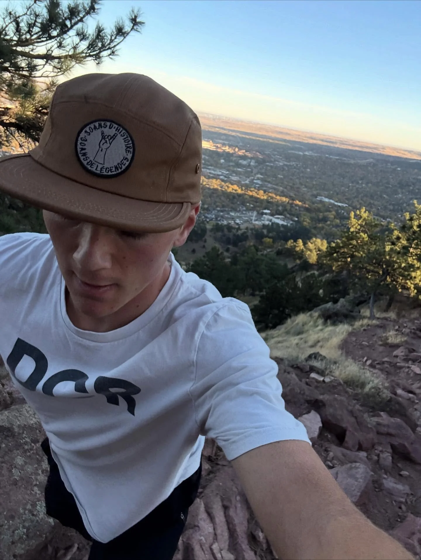 Off-season hiker mode ✅ 

Solid couple weeks off the bike before getting back into things. I enjoy the training process, but an end of season break is part of it too. 

Was finally able to check out some new hiking spots ft. @jerrydu4 and Fin 🐕