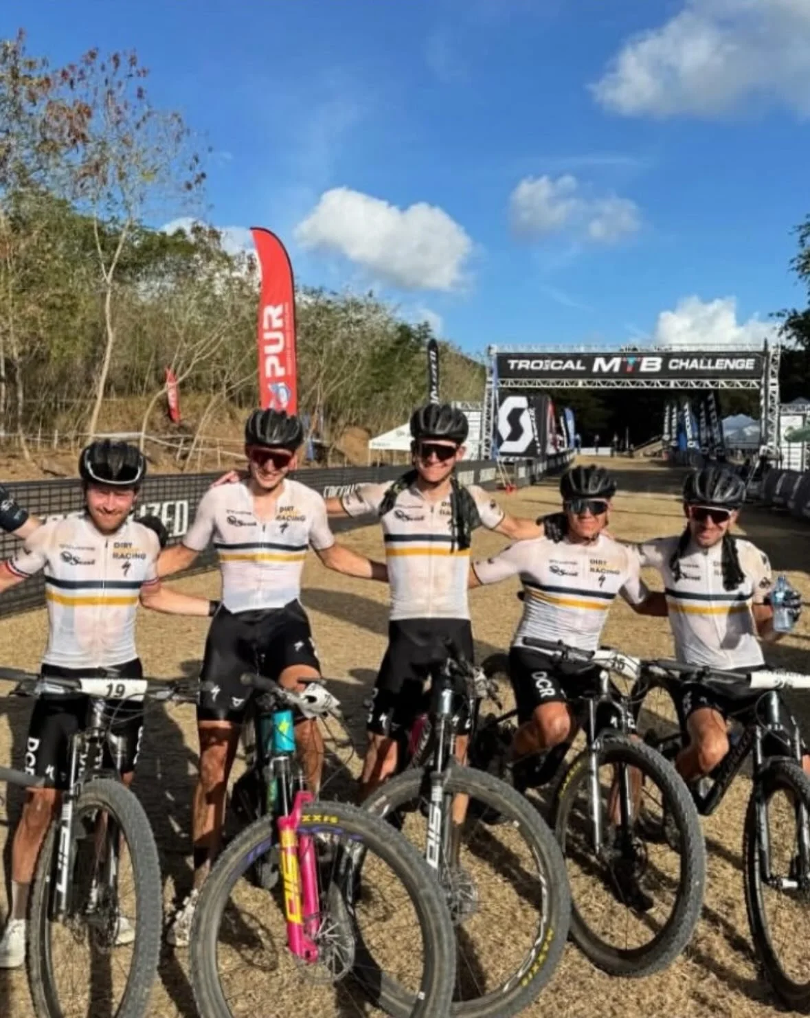 Thankful for a year of good times with great people 🙏🏼 

Happy Thanksgiving! 🦃