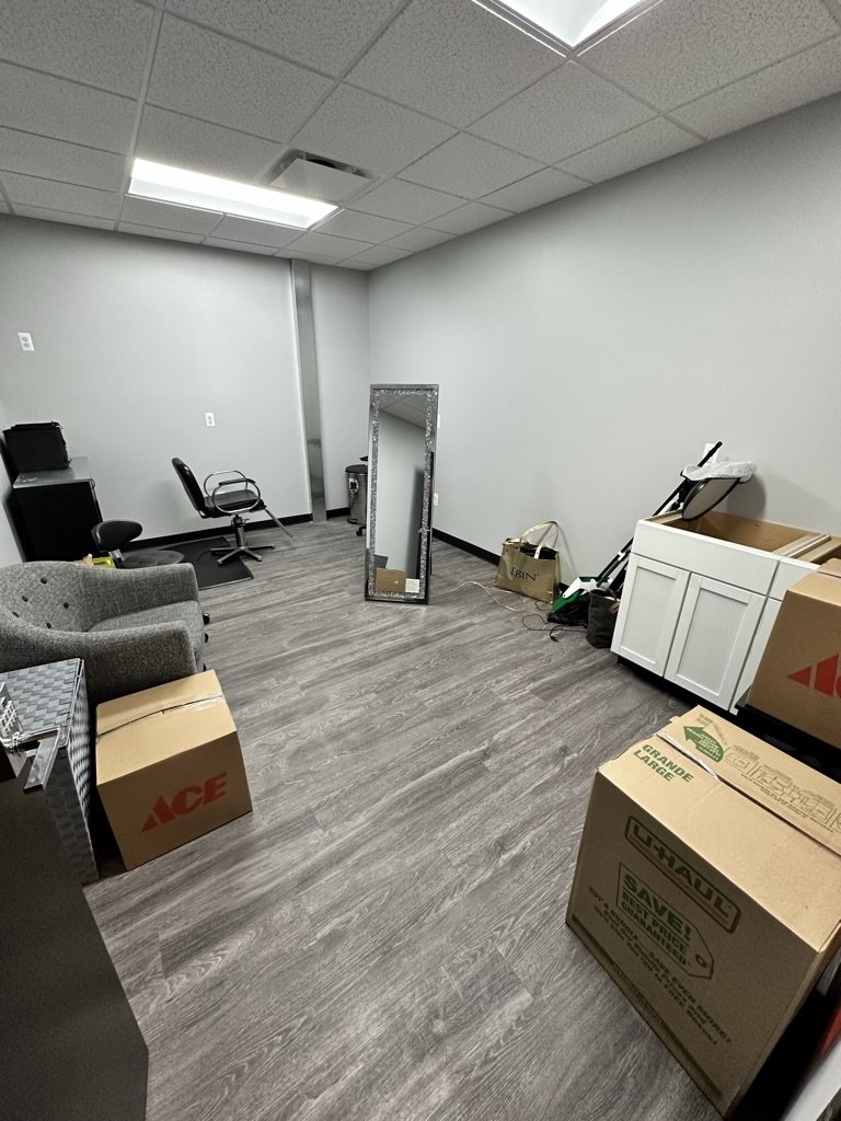 Another tenant moving in (Suite 1018 - $200/wk).