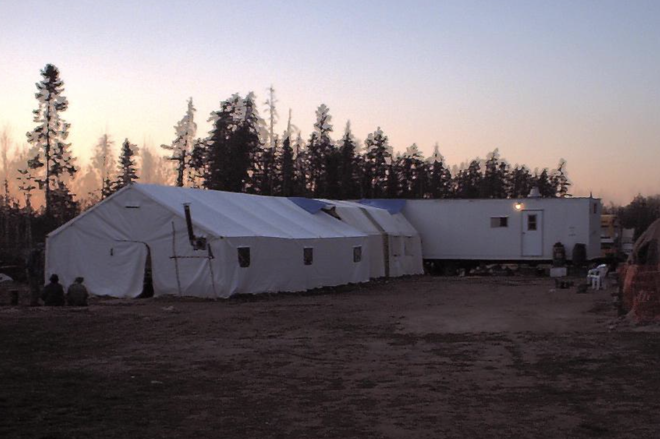 Camp&Trailer.png