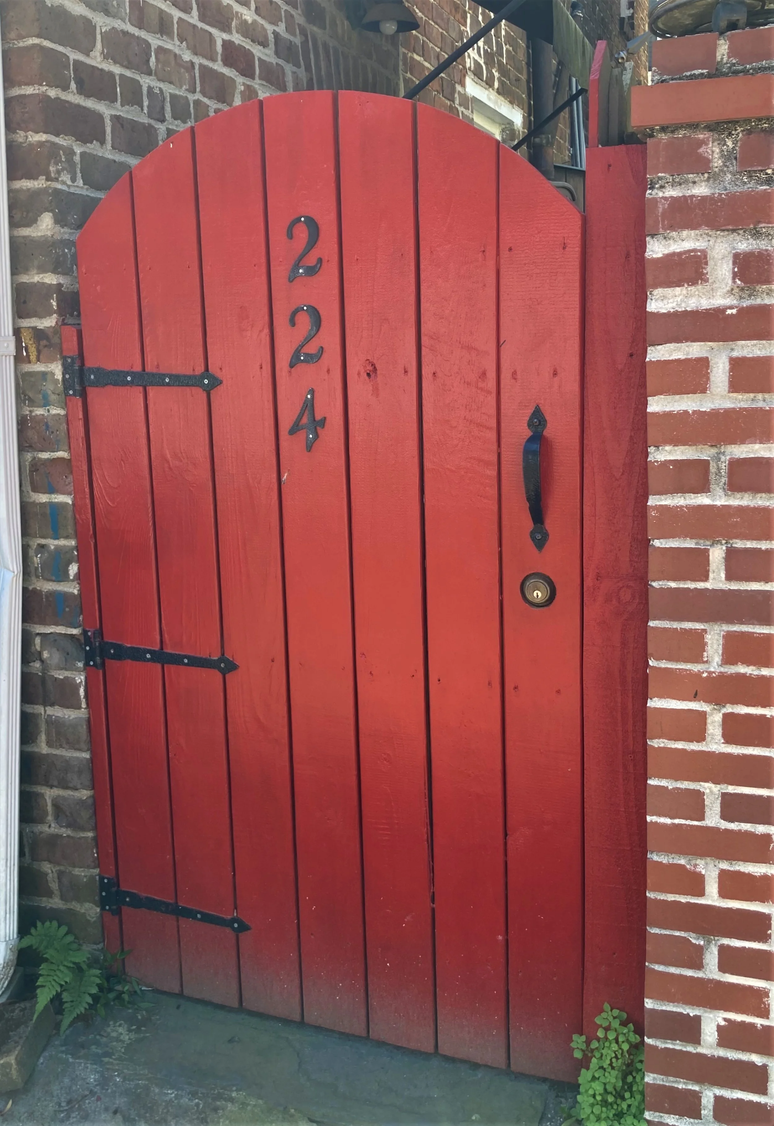 Gates - Red Wooden on E Wayne 1.JPG