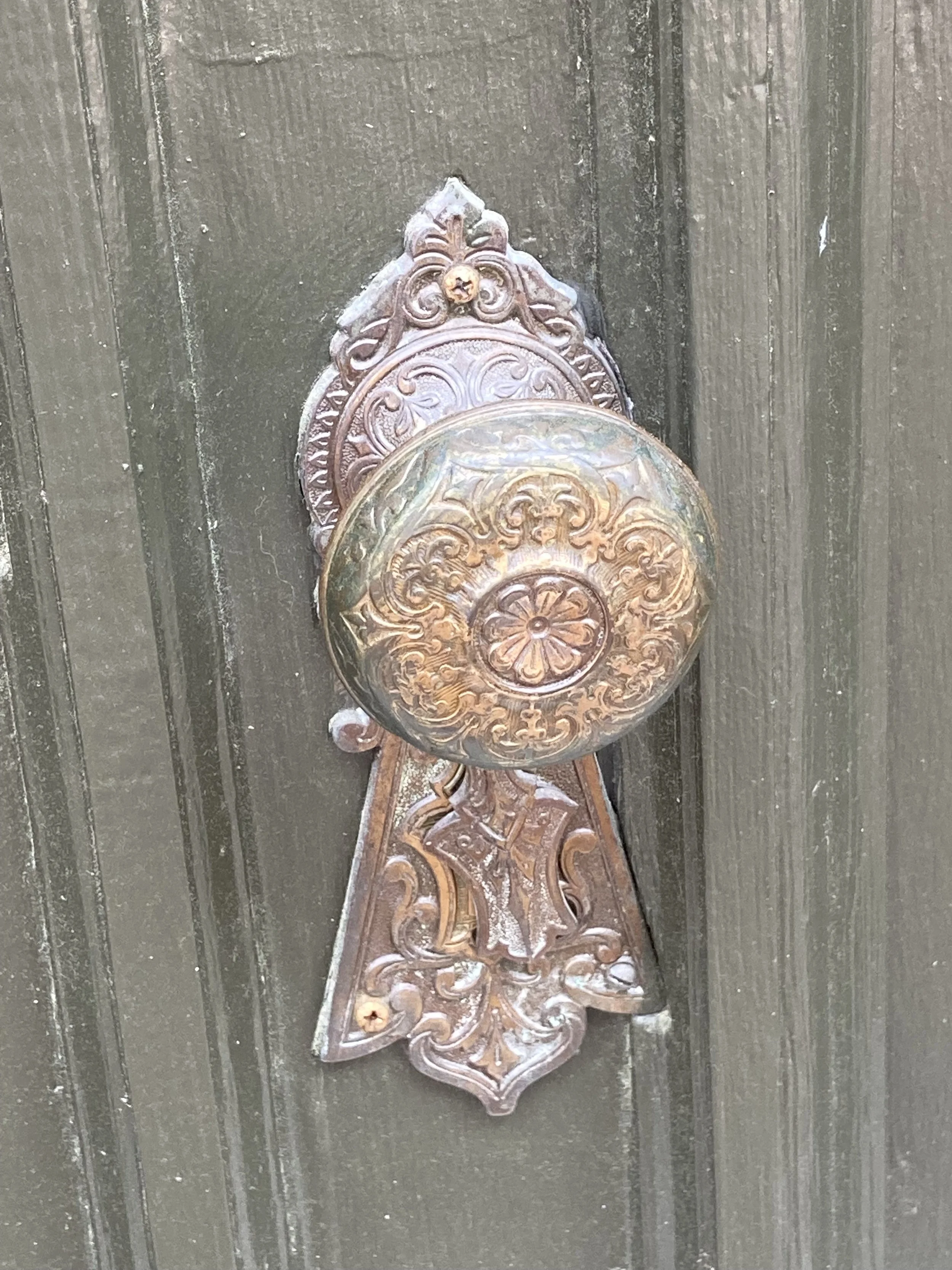 Floral Motif - Doorknob of Lutheran Ch.JPG