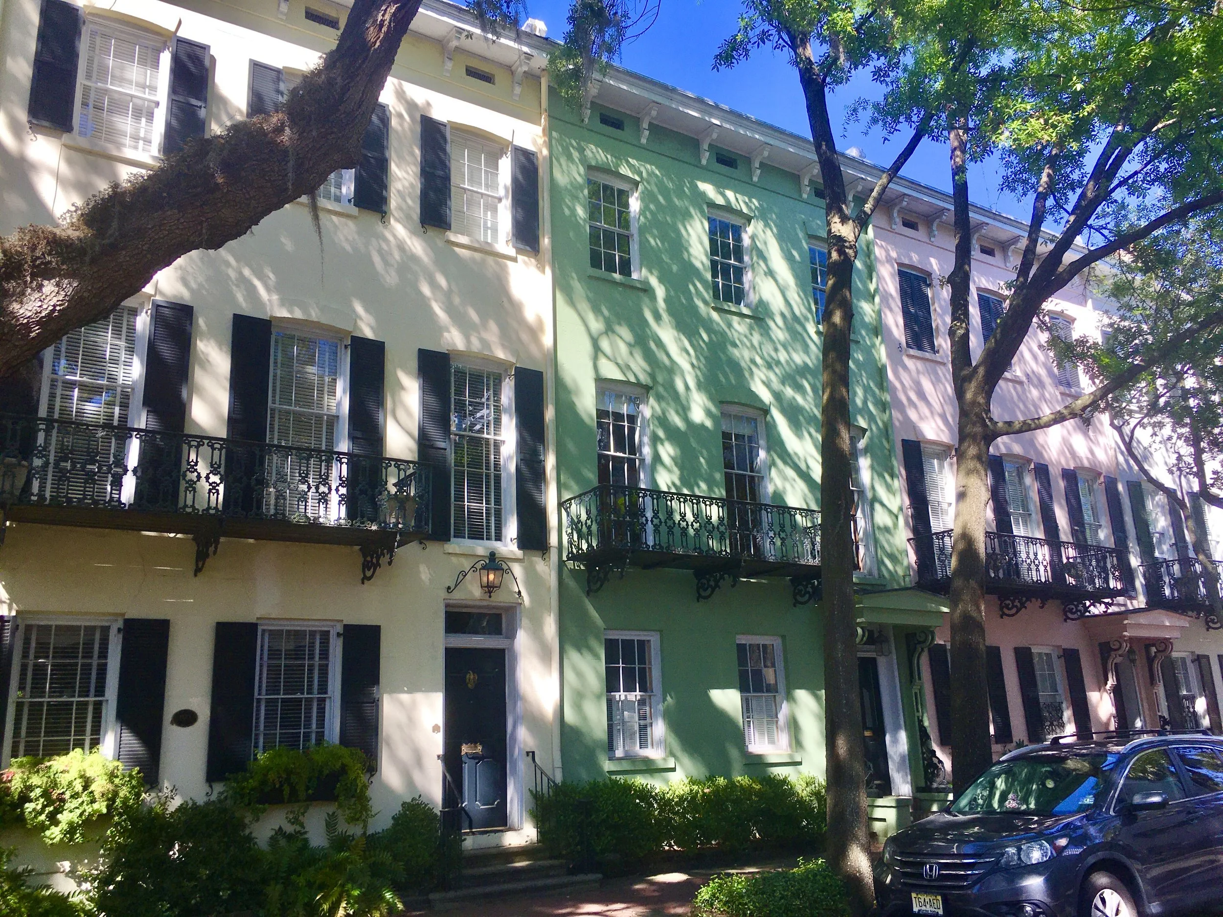 Calhoun Sq - Rainbow Row.JPG