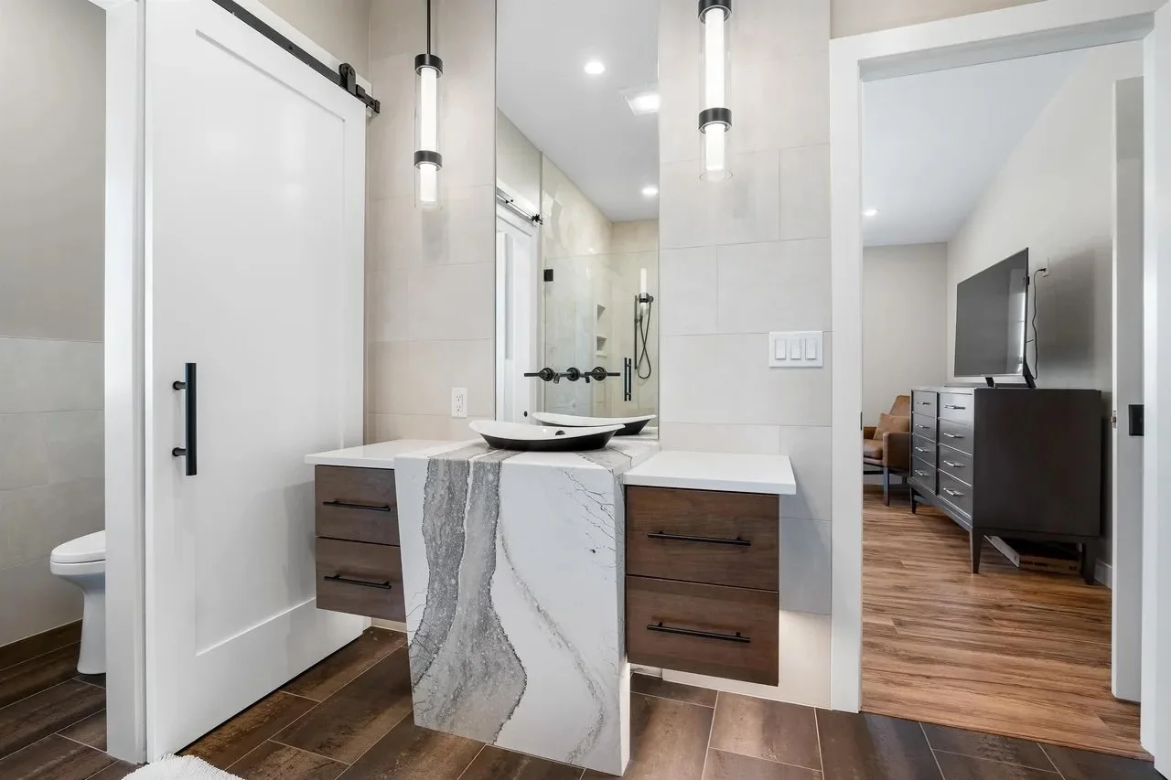 14. Master Bathroom.jpeg