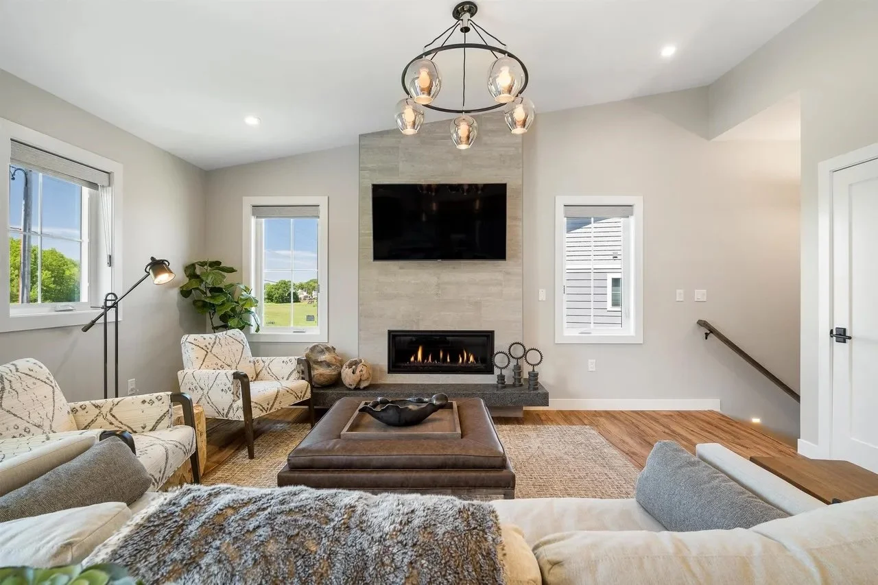 5. Fireplace Living Room.jpeg
