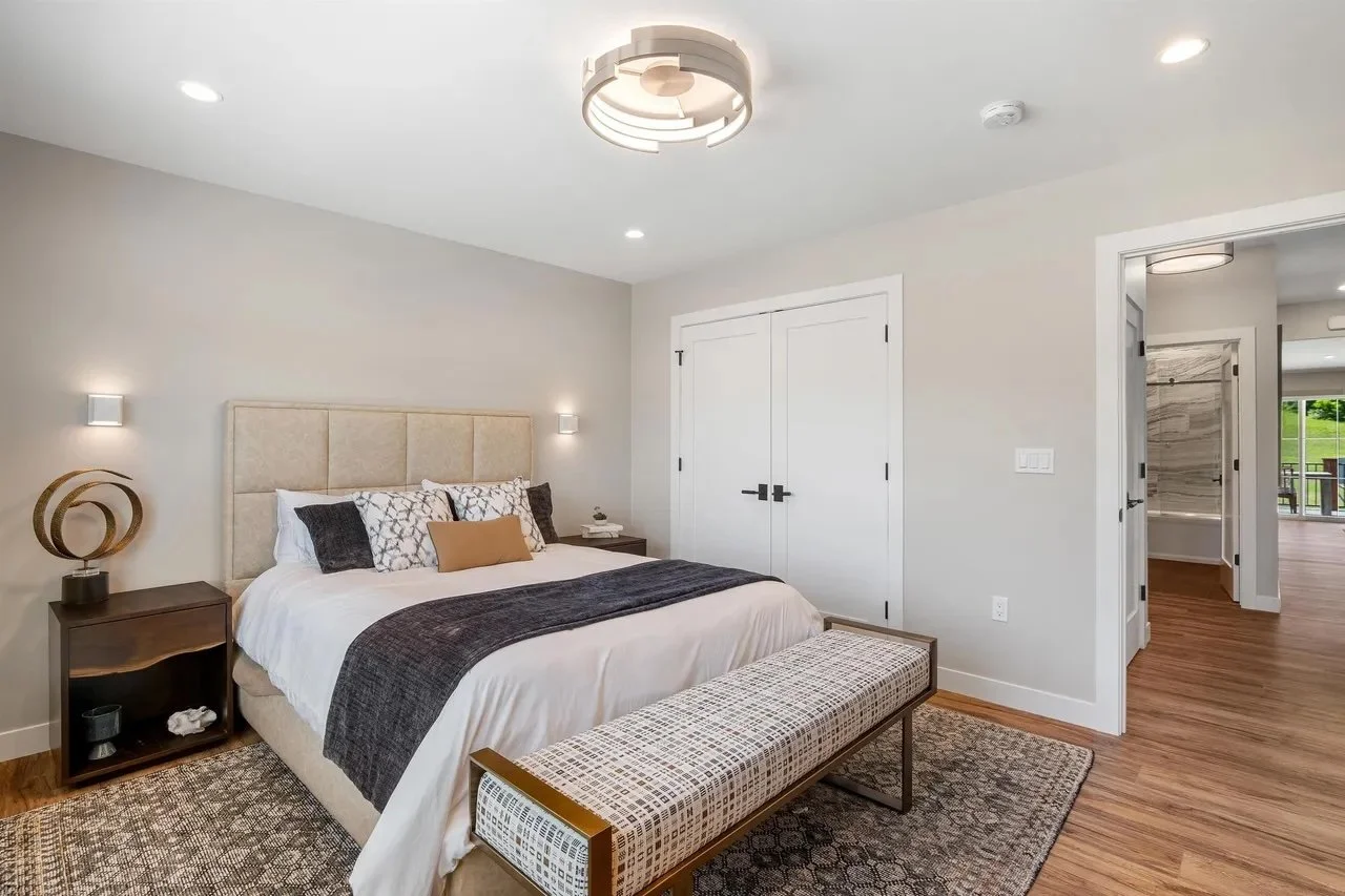 17. Second Bedroom.jpeg