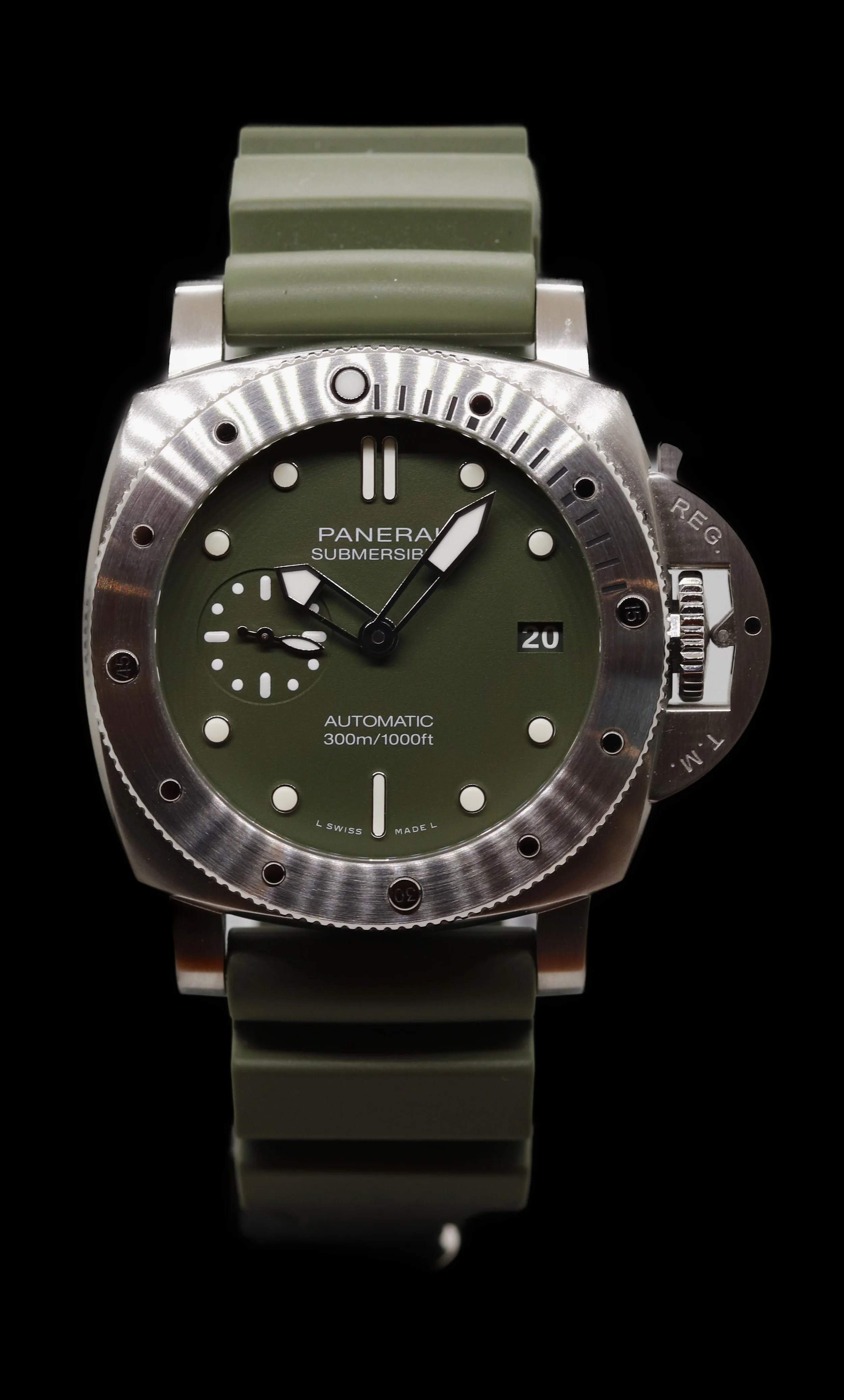 Panerai Luminor Submersible Verde Militare Ltd. Edition 42mm