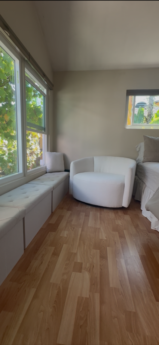 43 Inch Folding Storage Ottoman Bench, Large Ottoman with Storage | Soft beige
