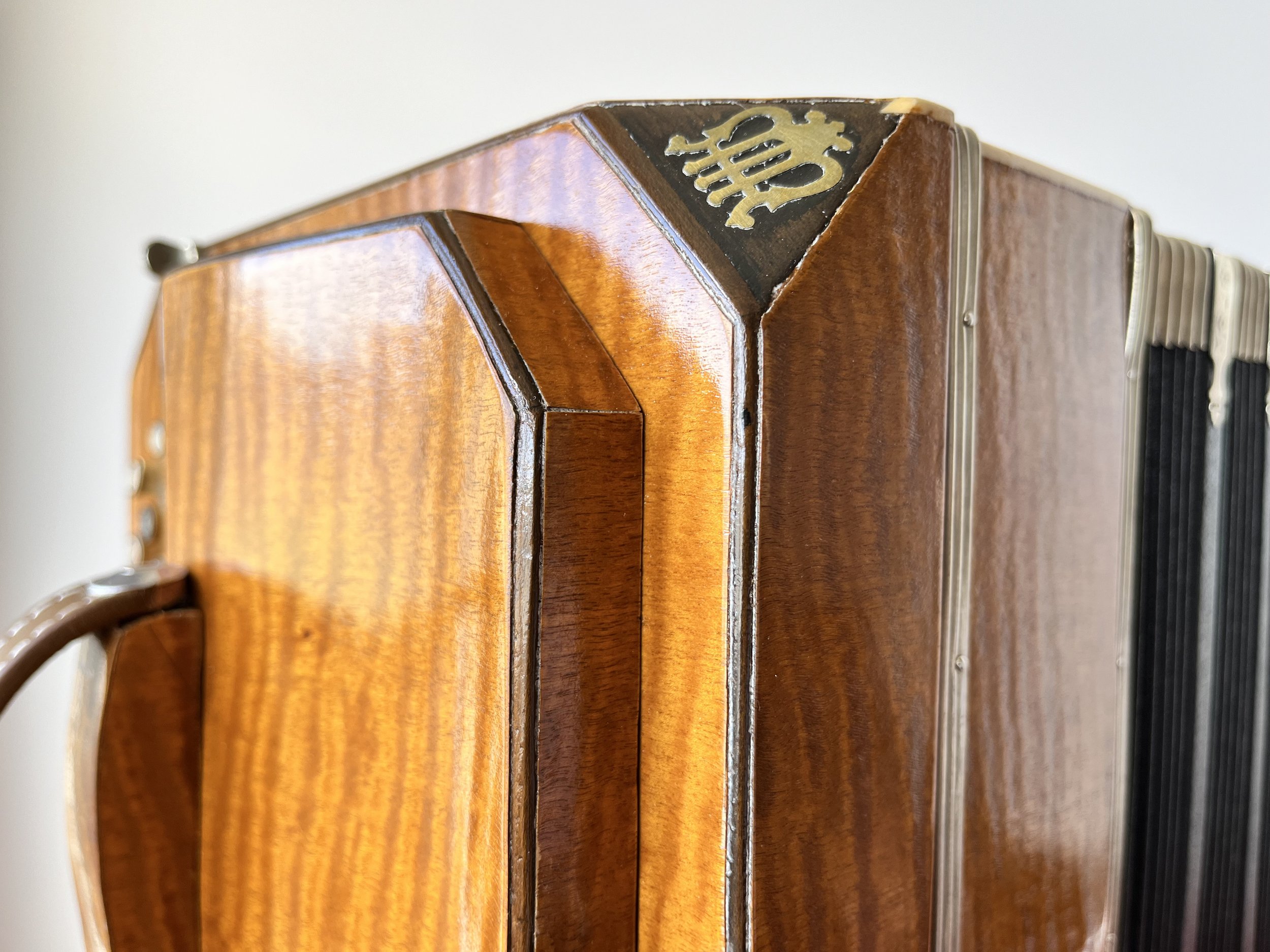 bandoneon lyre.jpg
