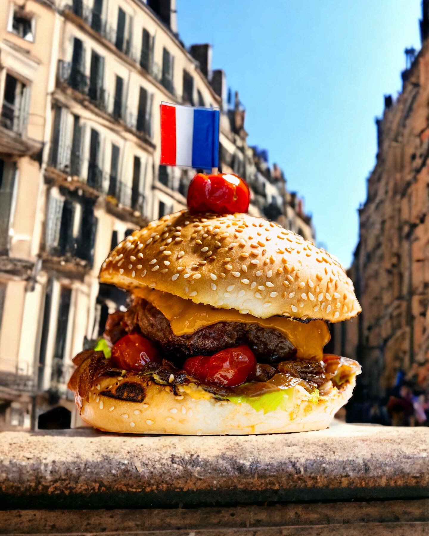 @ostrowbrasserie Brasserie Le Burger Wagyu • • • #comingsoon #kosher #miami