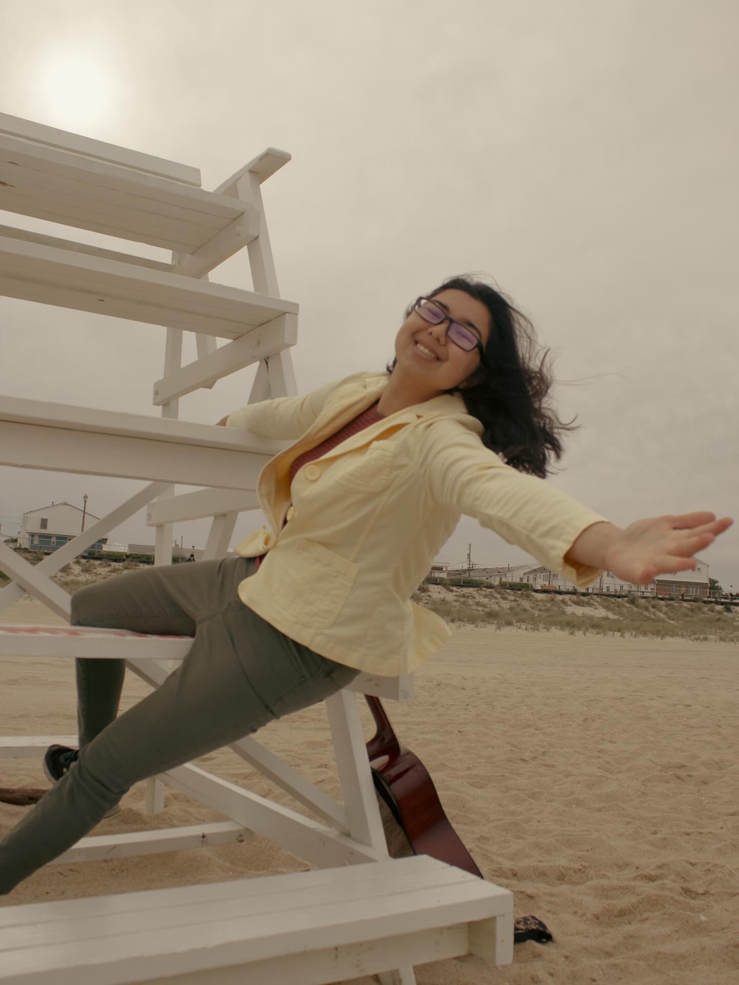 Kicking off this lovely Tuesday with some more LOG Behind the Scenes, featuring @michaelanthonyrocks and @theashzing with their song, No Regrets π
#newmusic #summer #noregrets