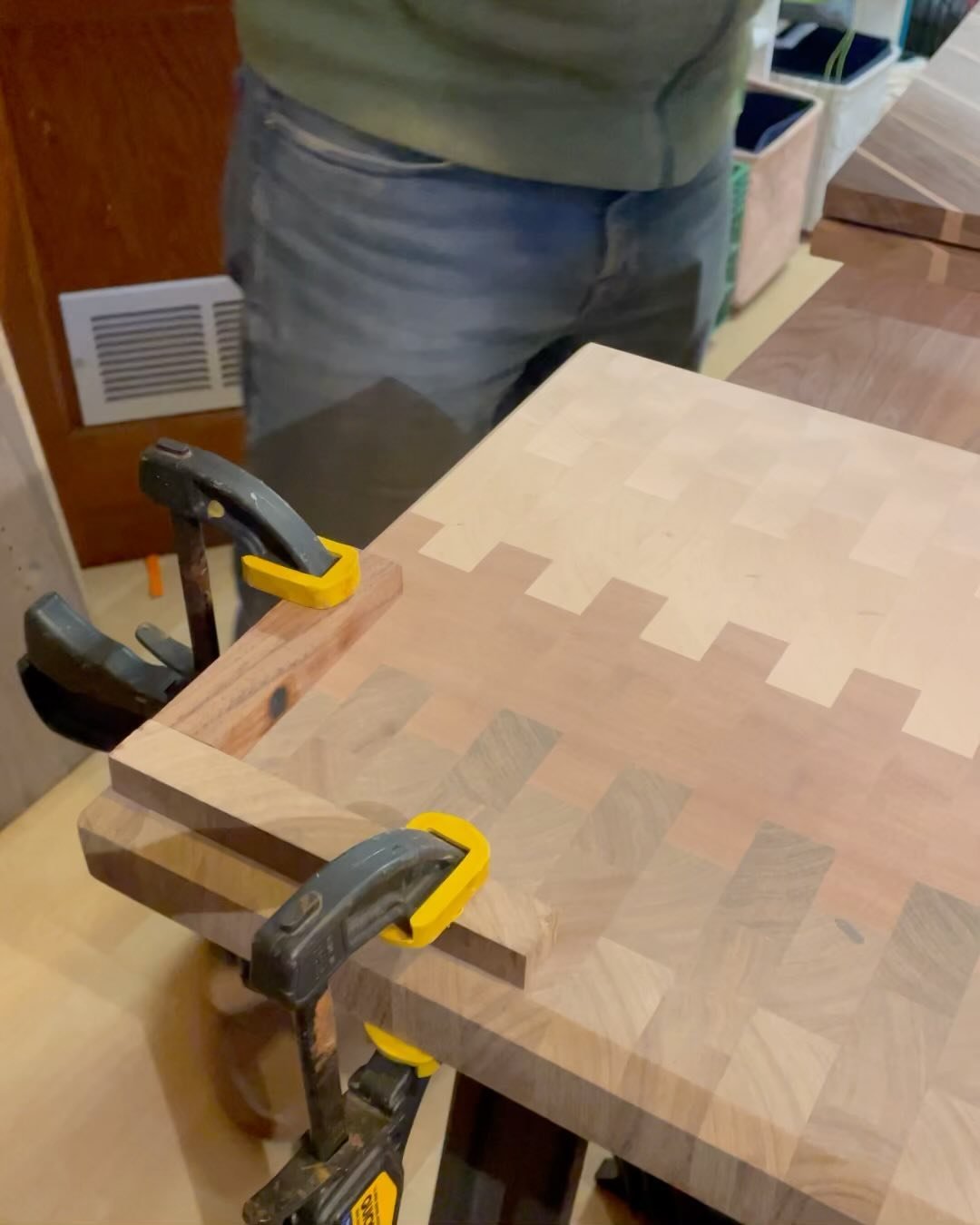 Getting close to finishing up, and time to sign the board. I love that if you zoom in you can just make out Junie&rsquo;s ear, and that she can have a permanent place in someone&rsquo;s house.  #woodoworking #woodworker #endgraincuttingboard #handmad