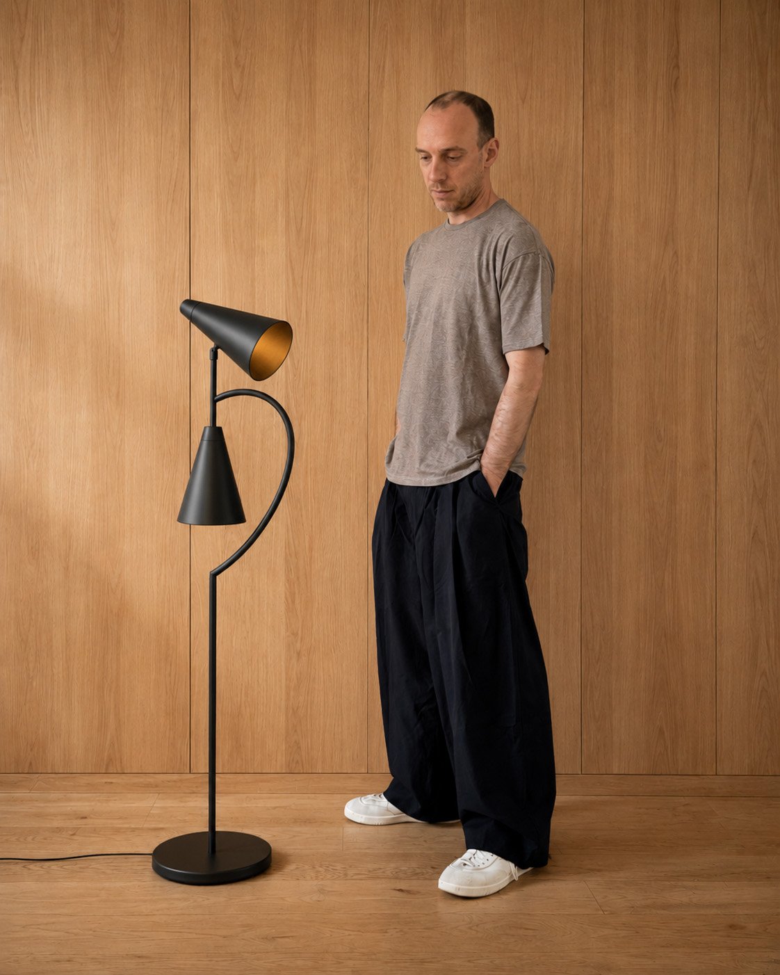 The Divided Light — Floor lamp with Martin Lenclos — blackened steel / antique bronze interior