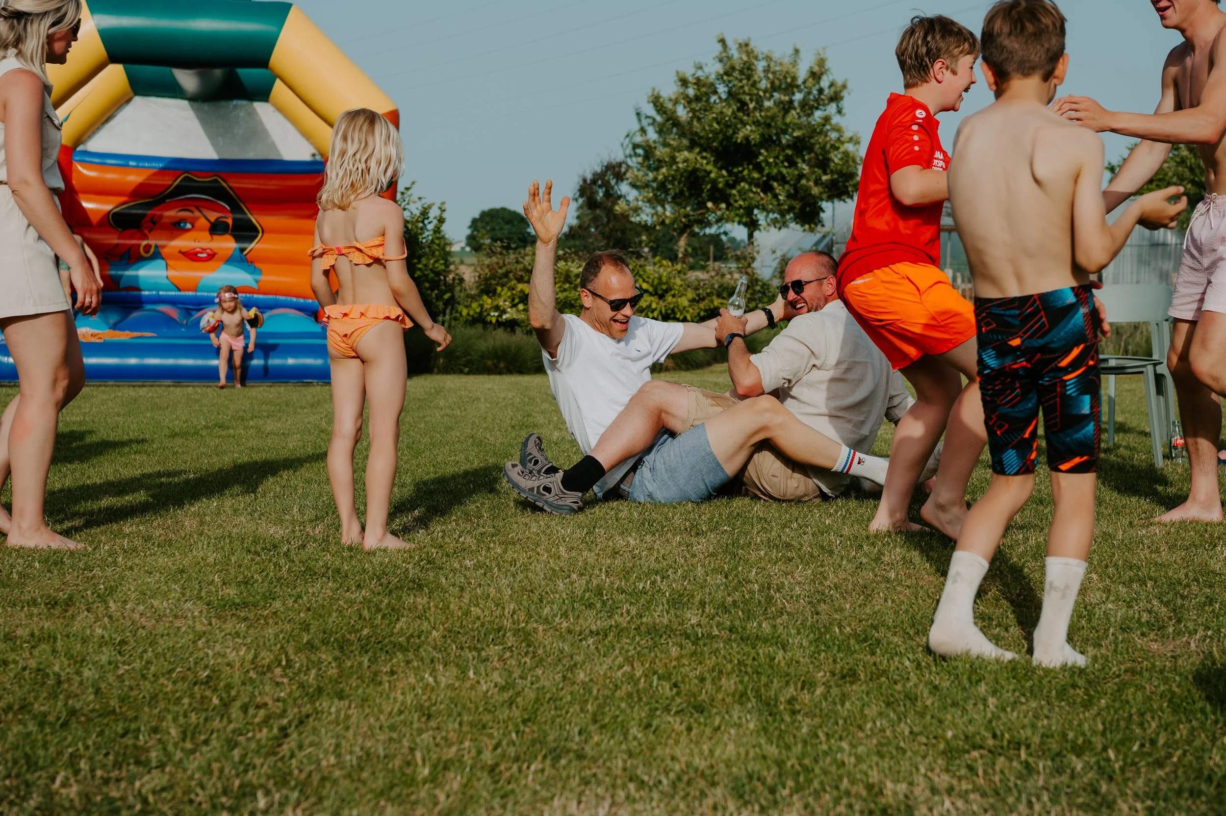 gezinsfotografie, gezinsshoot, gezinsreportage, kind, kinderen, newborn, newbornfotografie, baby, familieshoot, familiefoto's, familiefotografie, feest, feestfotografie, feestshoot