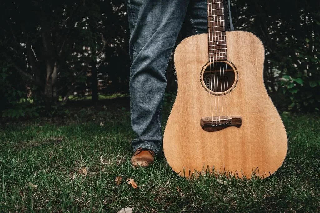 Last minute show put together.
Come out and see me @therustybumblebee this Saturday April 19th from 6-8 p.m.🎸🎤

#livemusic #unplugged #mnmusic