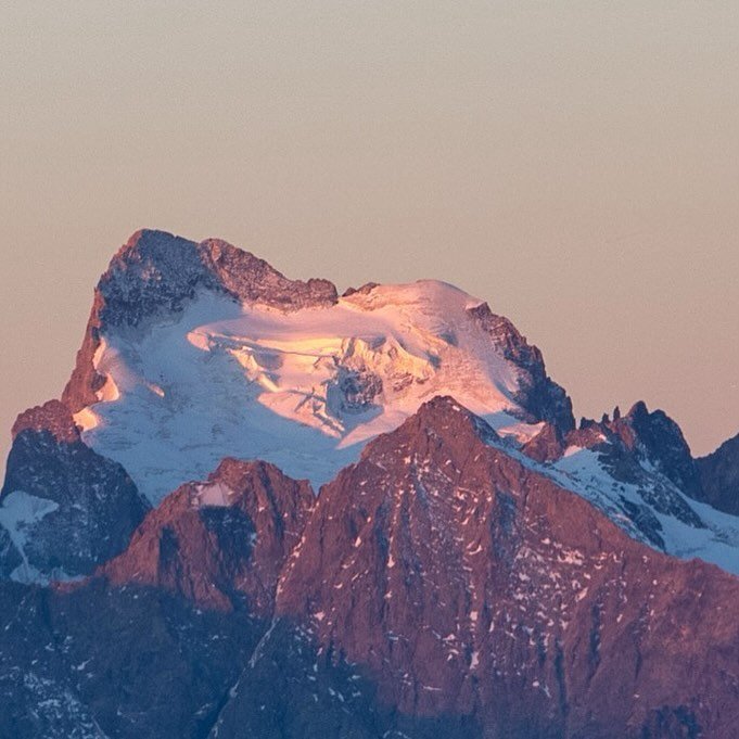 Massif des Ecrins ❤️ Barre des Ecrins
2/3