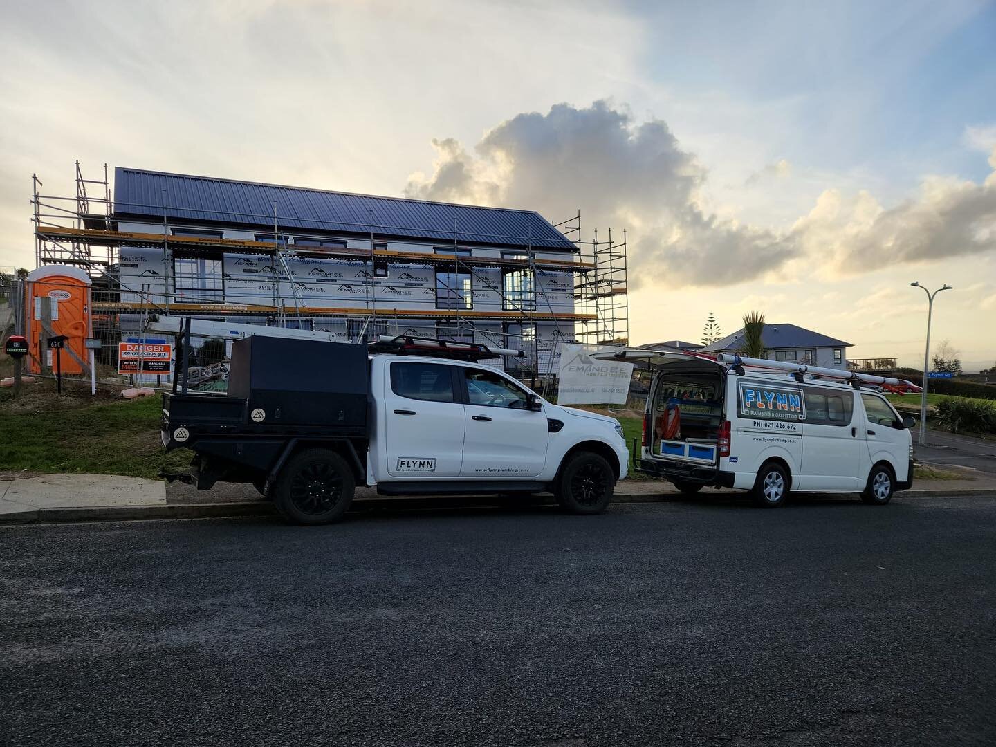 Another beauty of a build on the go for @emandeehomes  You know the days are getting longer when it&rsquo;s still daylight at pack up time.