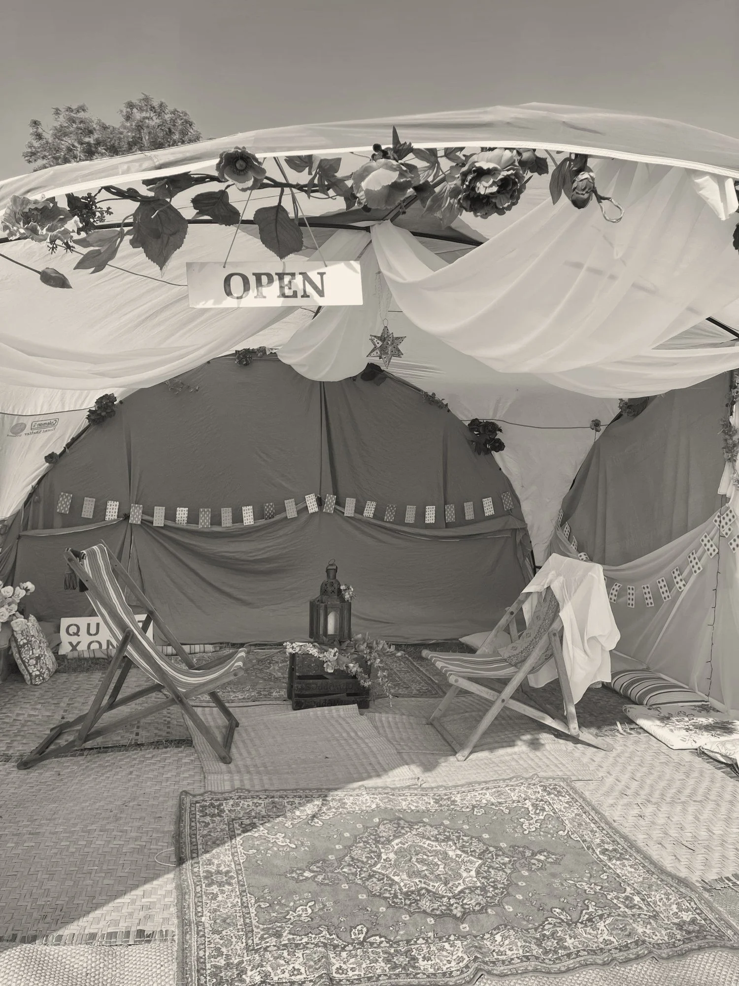 glasto-tent_bw.jpg
