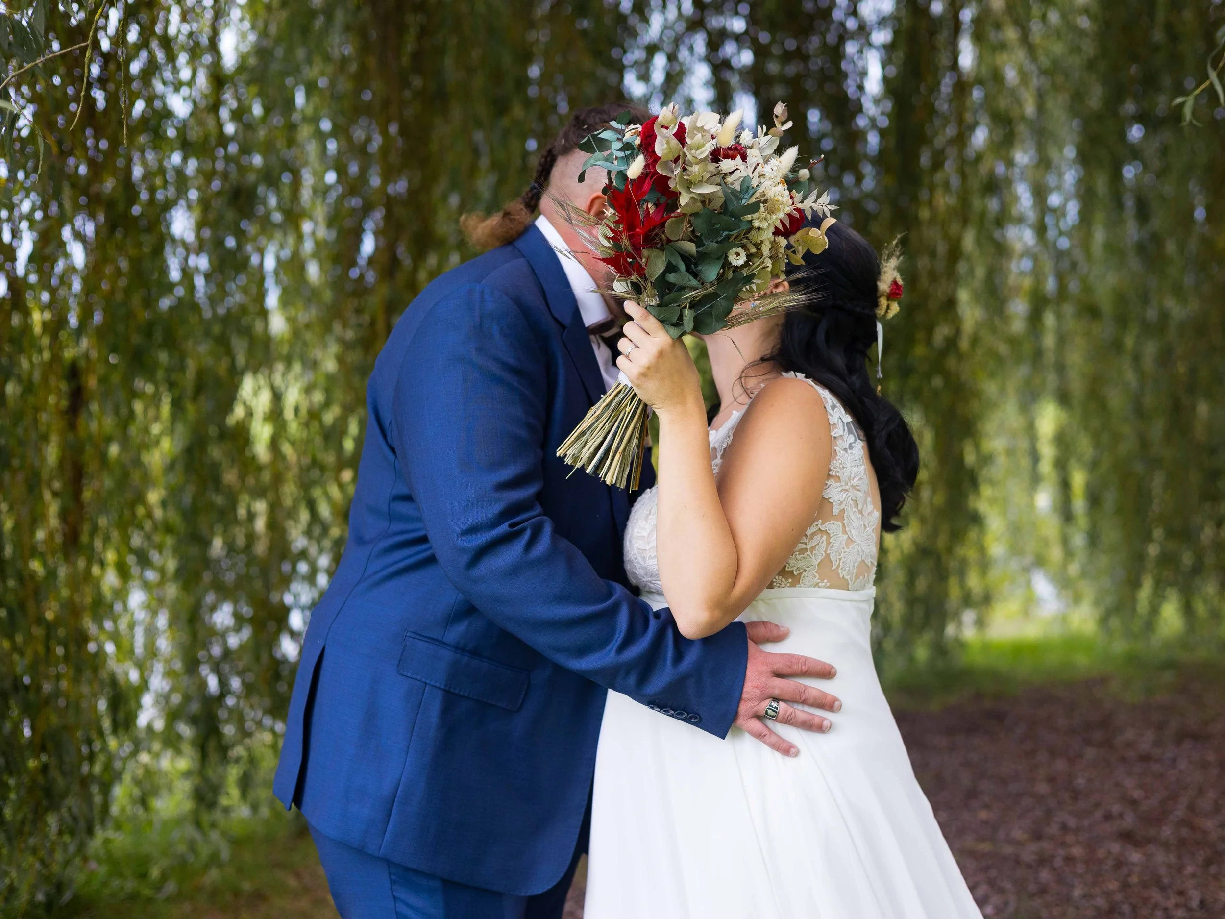 photo de mariage, photographie de mariage, photographe de mariage, couple de mariés, mariage romantique, photo de couple mariage, photo de mariage romantique, photo de mariage élégante, reportage photo mariage, photographe mariage professionnel, souv