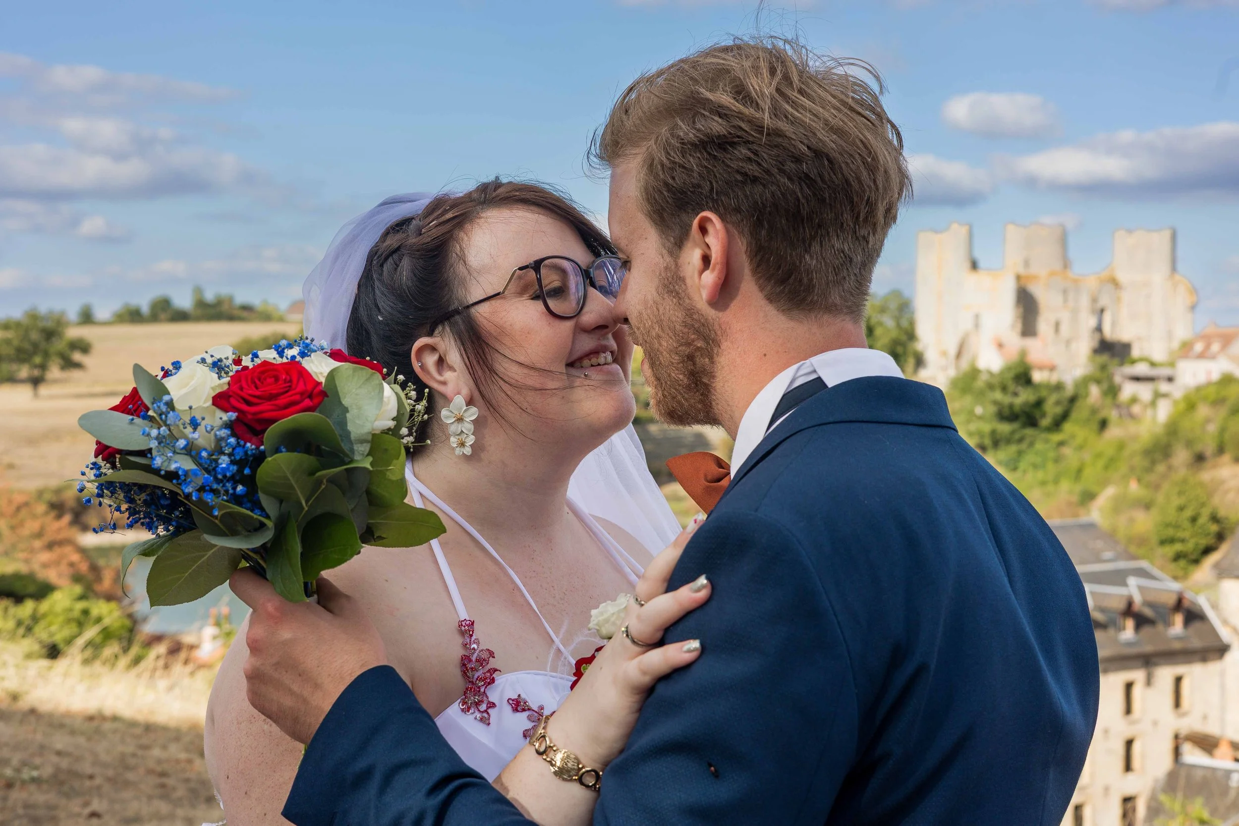 photo de mariage, photographie de mariage, photographe de mariage, couple de mariés, mariage romantique, photo de couple mariage, photo de mariage romantique, photo de mariage élégante, reportage photo mariage, photographe mariage professionnel, souv