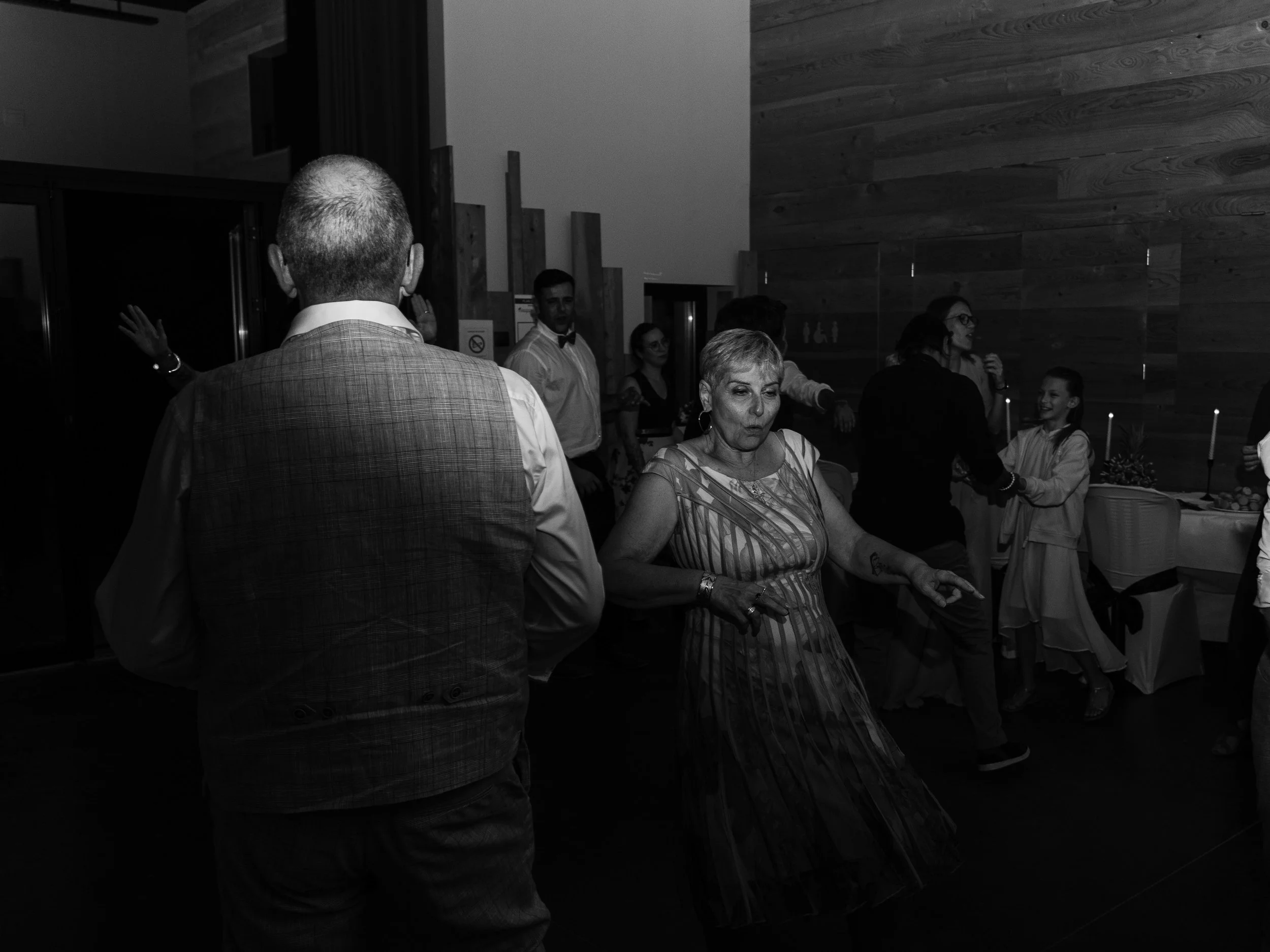 photo de mariage, photographie de mariage, photographe de mariage, couple de mariés, mariage romantique, photo de couple mariage, photo de mariage romantique, photo de mariage élégante, reportage photo mariage, photographe mariage professionnel, souv