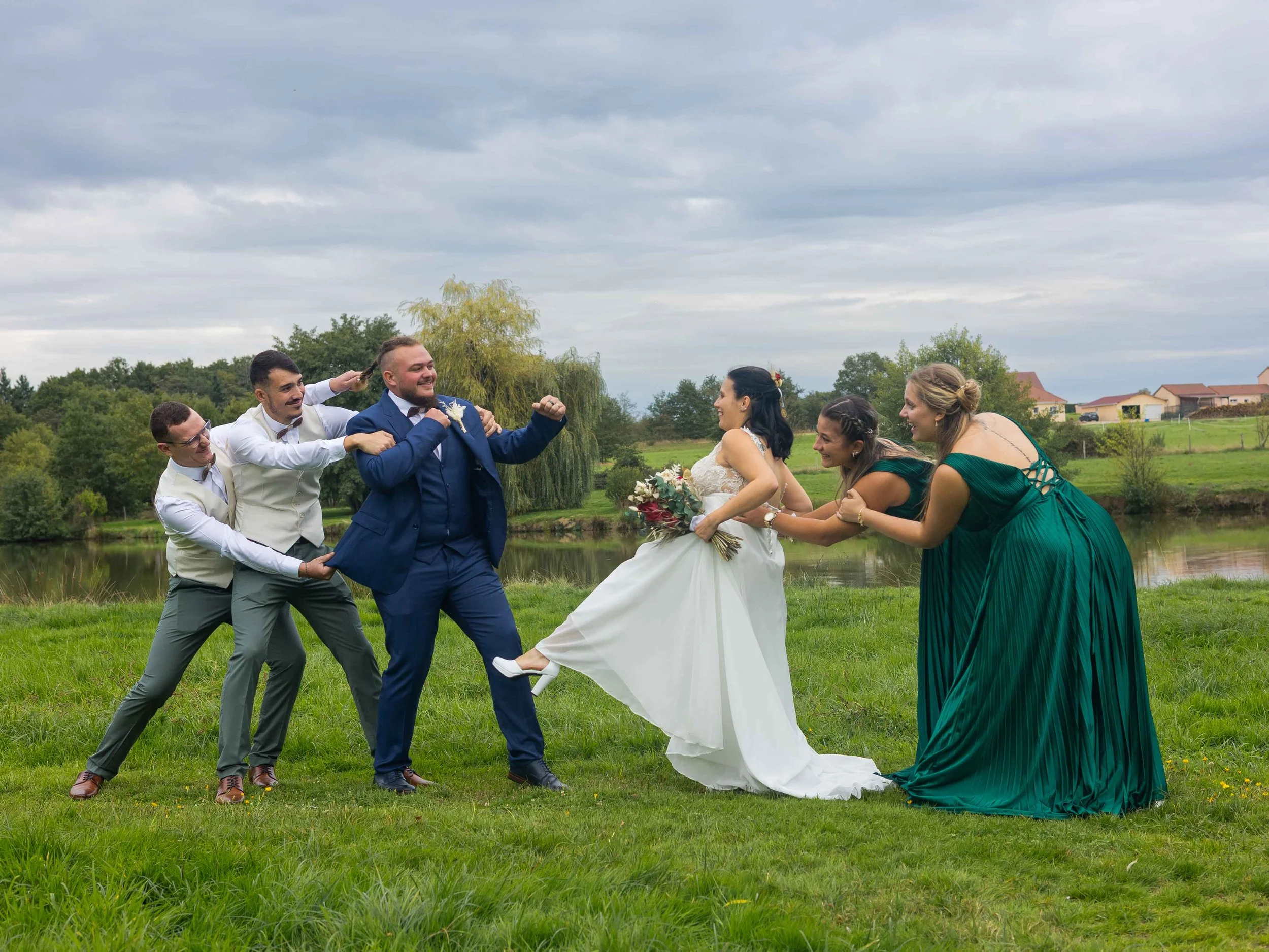 photo de mariage, photographie de mariage, photographe de mariage, couple de mariés, mariage romantique, photo de couple mariage, photo de mariage romantique, photo de mariage élégante, reportage photo mariage, photographe mariage professionnel, souv