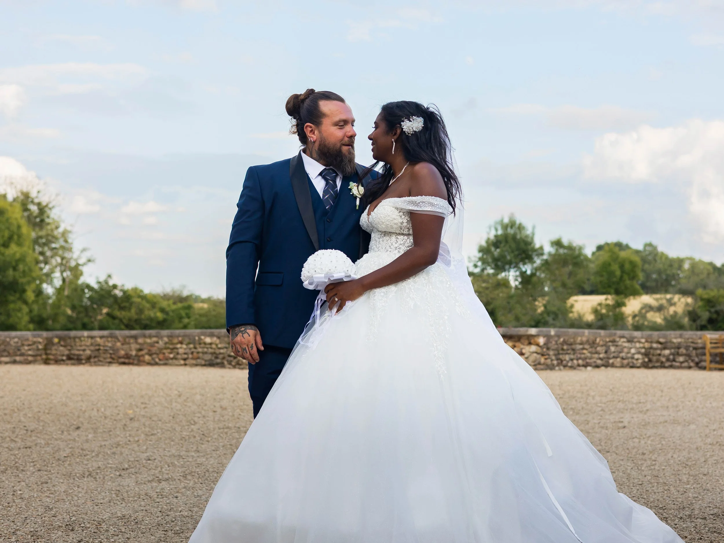 photo de mariage, photographie de mariage, photographe de mariage, couple de mariés, mariage romantique, photo de couple mariage, photo de mariage romantique, photo de mariage élégante, reportage photo mariage, photographe mariage professionnel, souv