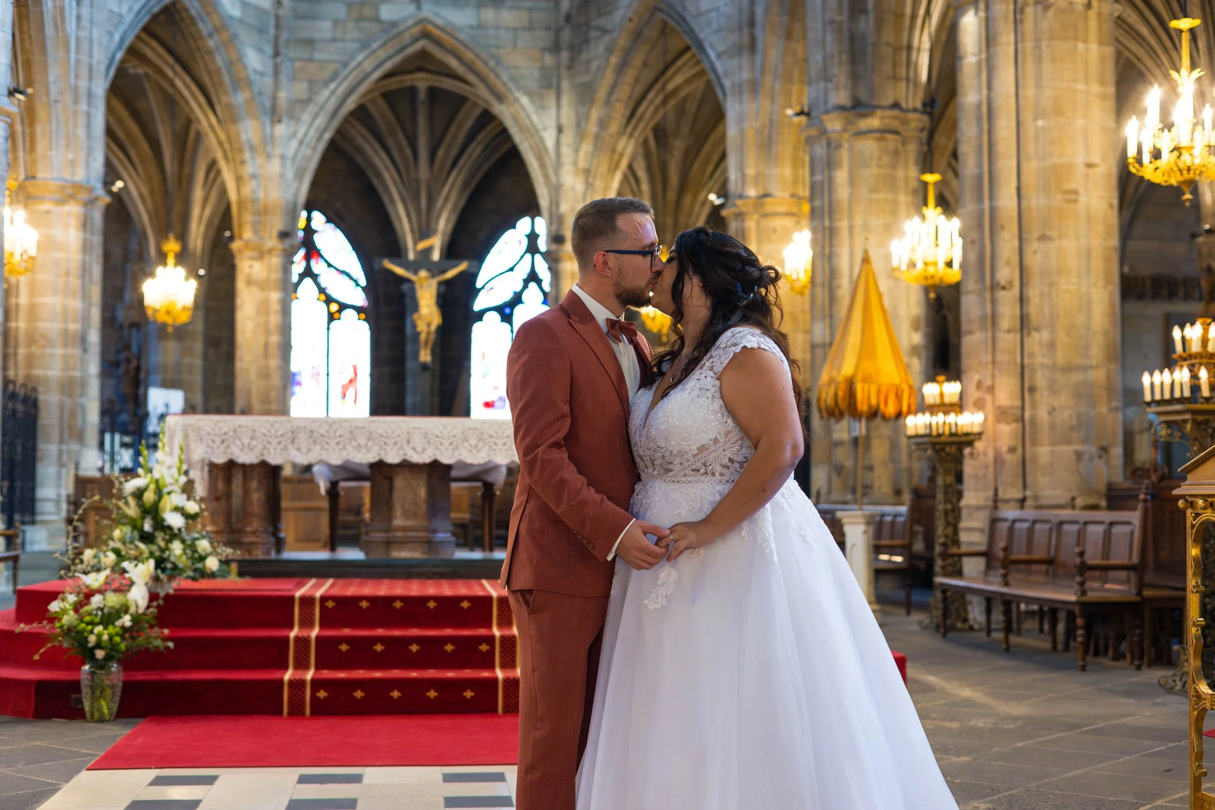 photo de mariage, photographie de mariage, photographe de mariage, couple de mariés, mariage romantique, photo de couple mariage, photo de mariage romantique, photo de mariage élégante, reportage photo mariage, photographe mariage professionnel, souv