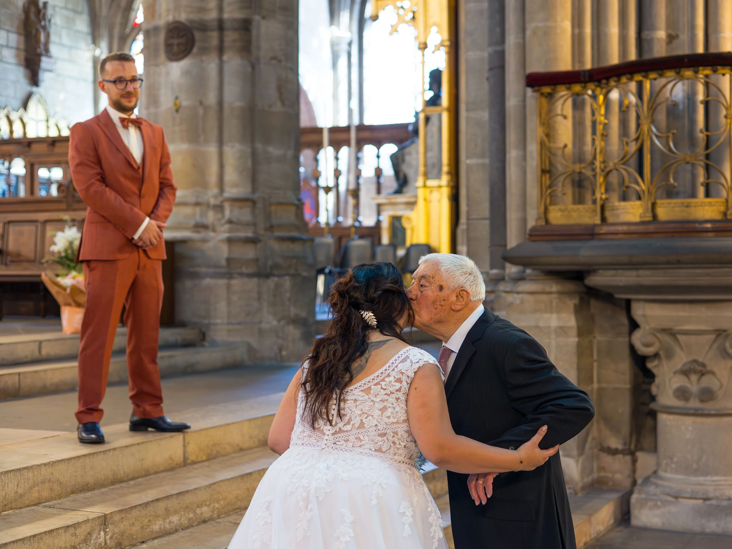 photo de mariage, photographie de mariage, photographe de mariage, couple de mariés, mariage romantique, photo de couple mariage, photo de mariage romantique, photo de mariage élégante, reportage photo mariage, photographe mariage professionnel, souv