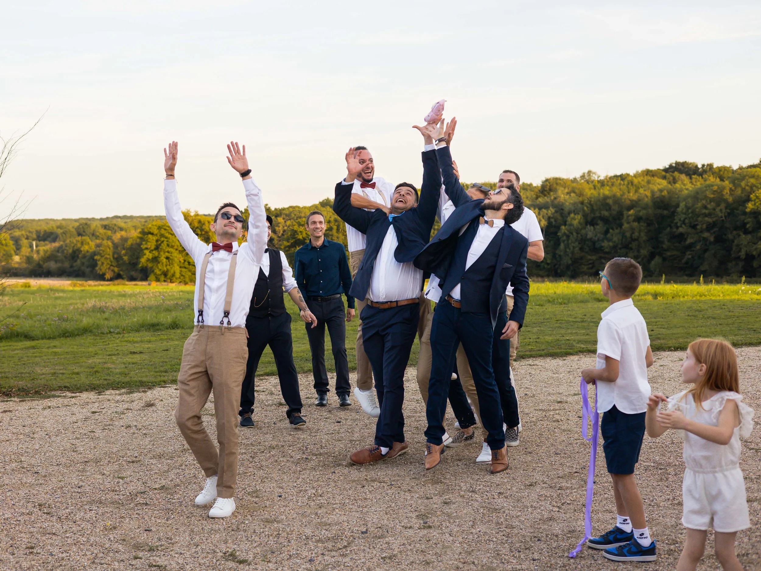 photo de mariage, photographie de mariage, photographe de mariage, couple de mariés, mariage romantique, photo de couple mariage, photo de mariage romantique, photo de mariage élégante, reportage photo mariage, photographe mariage professionnel, souv