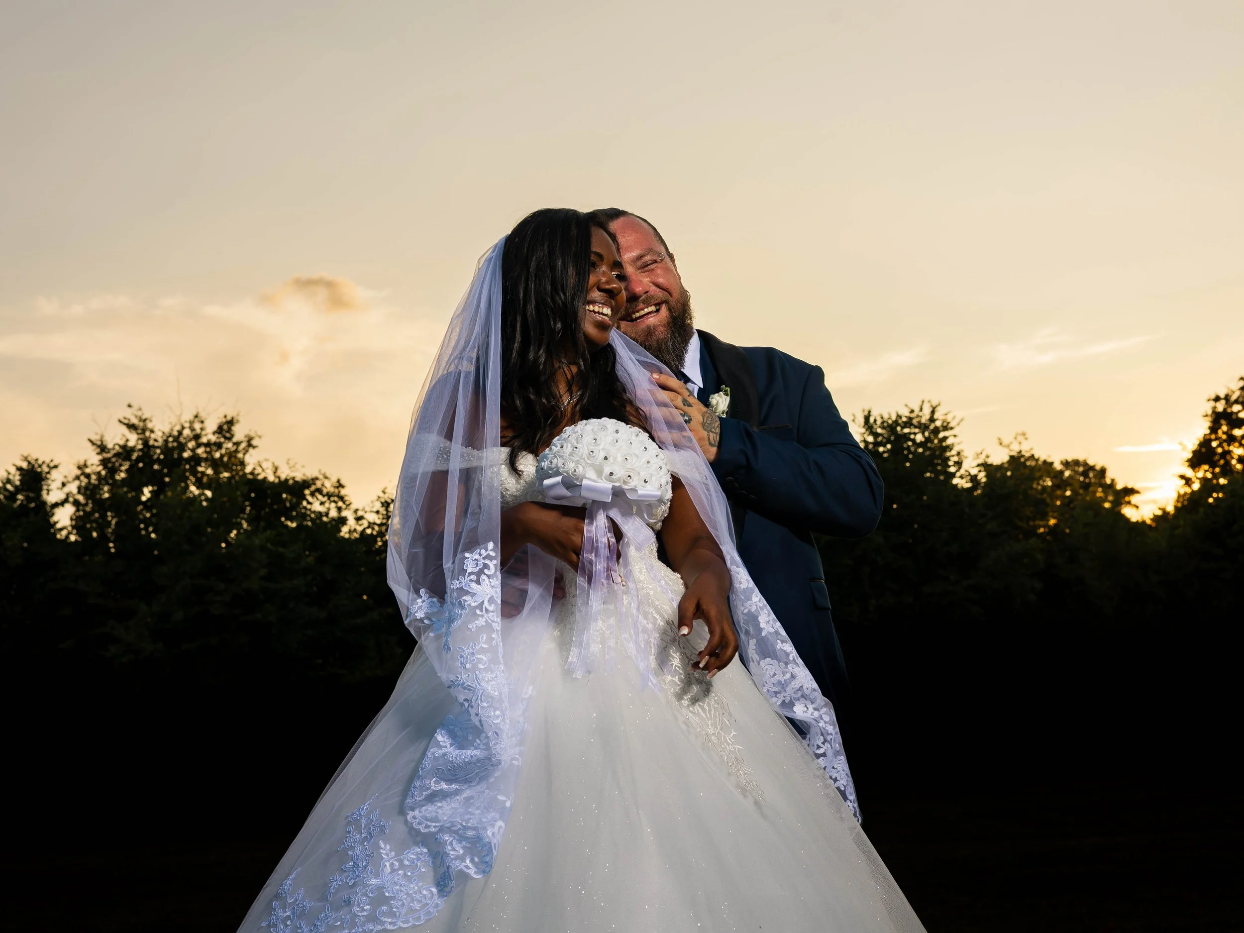 photo de mariage, photographie de mariage, photographe de mariage, couple de mariés, mariage romantique, photo de couple mariage, photo de mariage romantique, photo de mariage élégante, reportage photo mariage, photographe mariage professionnel, souv
