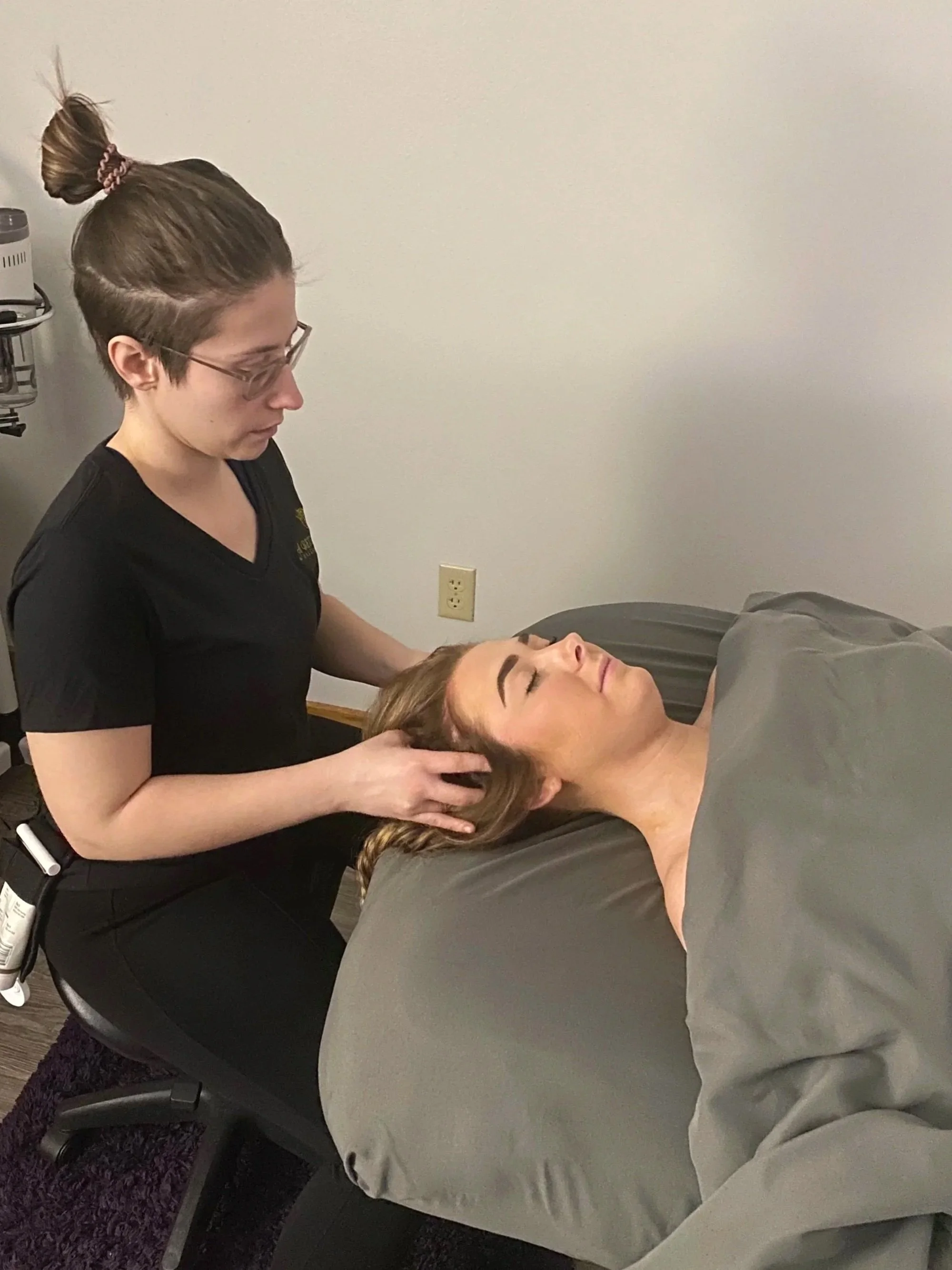 How Starting with the Scalp Helps Control the Nerves:The Science Behind a Better Body Massage