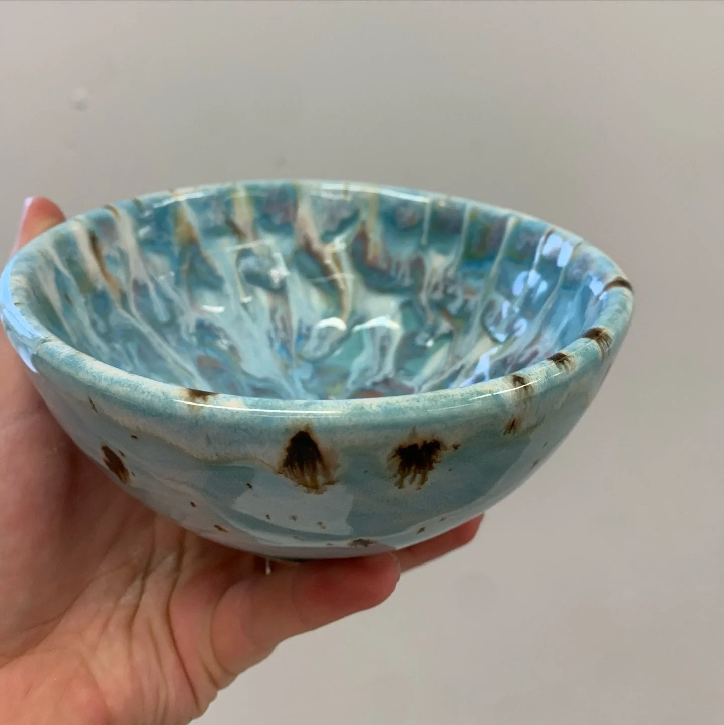 Some gorgeous Peacock Bowls coming out of the Kiln recently! In our Peacock Glazing Class, you receive a pre-made stoneware bowl and we teach you the glazing technique to paint glaze onto the bowl to get a peacock glaze effect after firing. How great