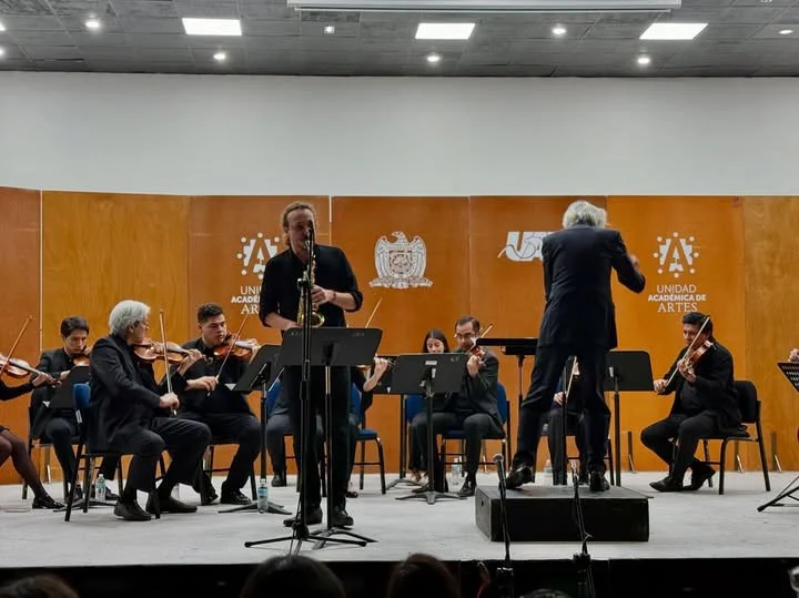 In Mexico, performing Glazounov´s "Concerto", conducted by Jooyong Ahn at "Festival Internacional de Saxofón" Zacatecas. 