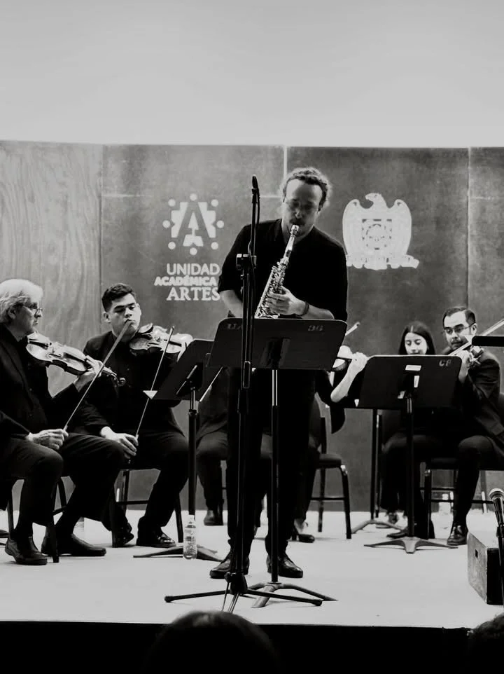 In Mexico, performing Glazounov´s "Concerto", conducted by Jooyong Ahn at "Festival Internacional de Saxofón" Zacatecas. 