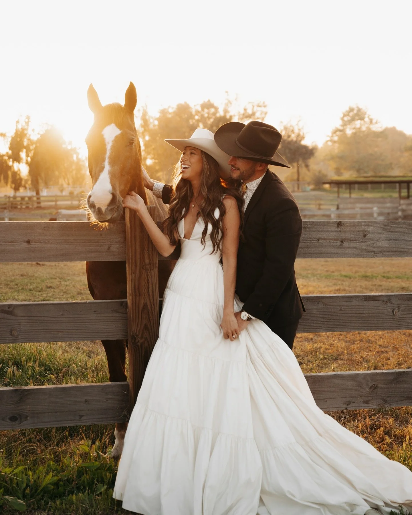 When the whole wedding week, looks like the wedding day! 

Horses, overlooking the winery &amp; ranch for the grooms dinner&hellip; It doesn&rsquo;t get better than this! 🤍🐴

Photo: @alexis.chanel.photography
Video: @risefilmco
Dress: @annikabridal