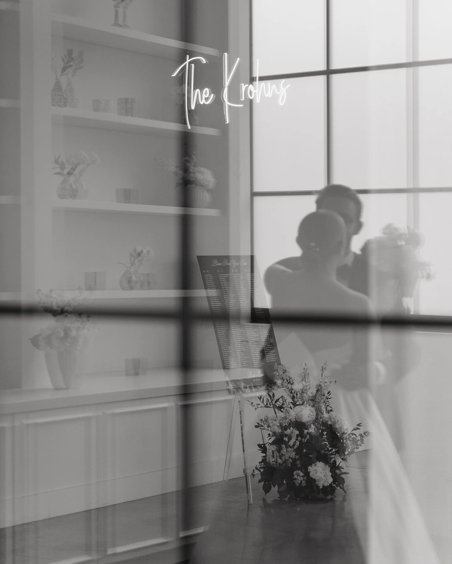 The Krohns 🤍 
Classy, elegant &amp; absolutely stunning 🌿✨

The best team around &hellip;. 

Wedding planner: @lastingimpressionsweddings 
Video: @olsen.media 
Second shooter: @irvsegfilms 
Venue: @thewhimevents 
HMU: @ladyvampartistry 
Florals: @s